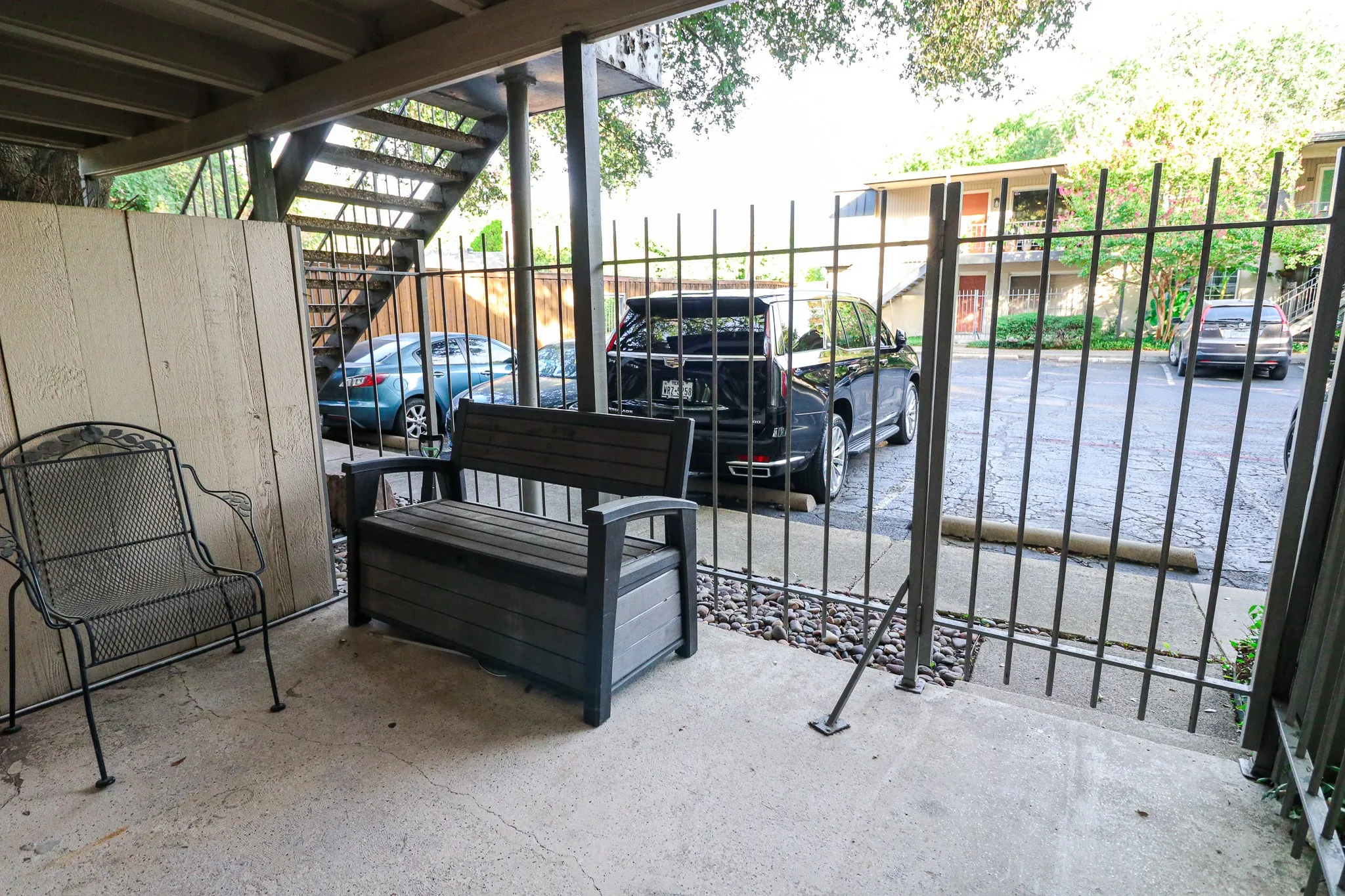 Condominium For Sale in Dallas County , 5306 Fleetwood Oaks Avenue 126, Dallas, Texas 75235, 1 Bedroom, 1 Bathroom, Garage spaces, 695 Sqft, built in 1963, mls#21364754, Real Estate Agent in Dallas, Homes For Sale in Dallas county, Homes For Sale in Dallas, Realtor in Dallas Texas, Real Estate Brokerage Independent Realty Texas, Luminita Cordes Realtor