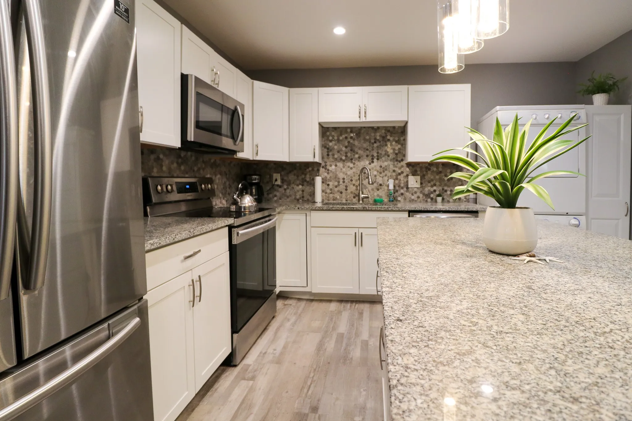 Condominium For Sale in Dallas County , 5306 Fleetwood Oaks Avenue 126, Dallas, Texas 75235, 1 Bedroom, 1 Bathroom, Garage spaces, 695 Sqft, built in 1963, mls#21364754, Real Estate Agent in Dallas, Homes For Sale in Dallas county, Homes For Sale in Dallas, Realtor in Dallas Texas, Real Estate Brokerage Independent Realty Texas, Luminita Cordes Realtor