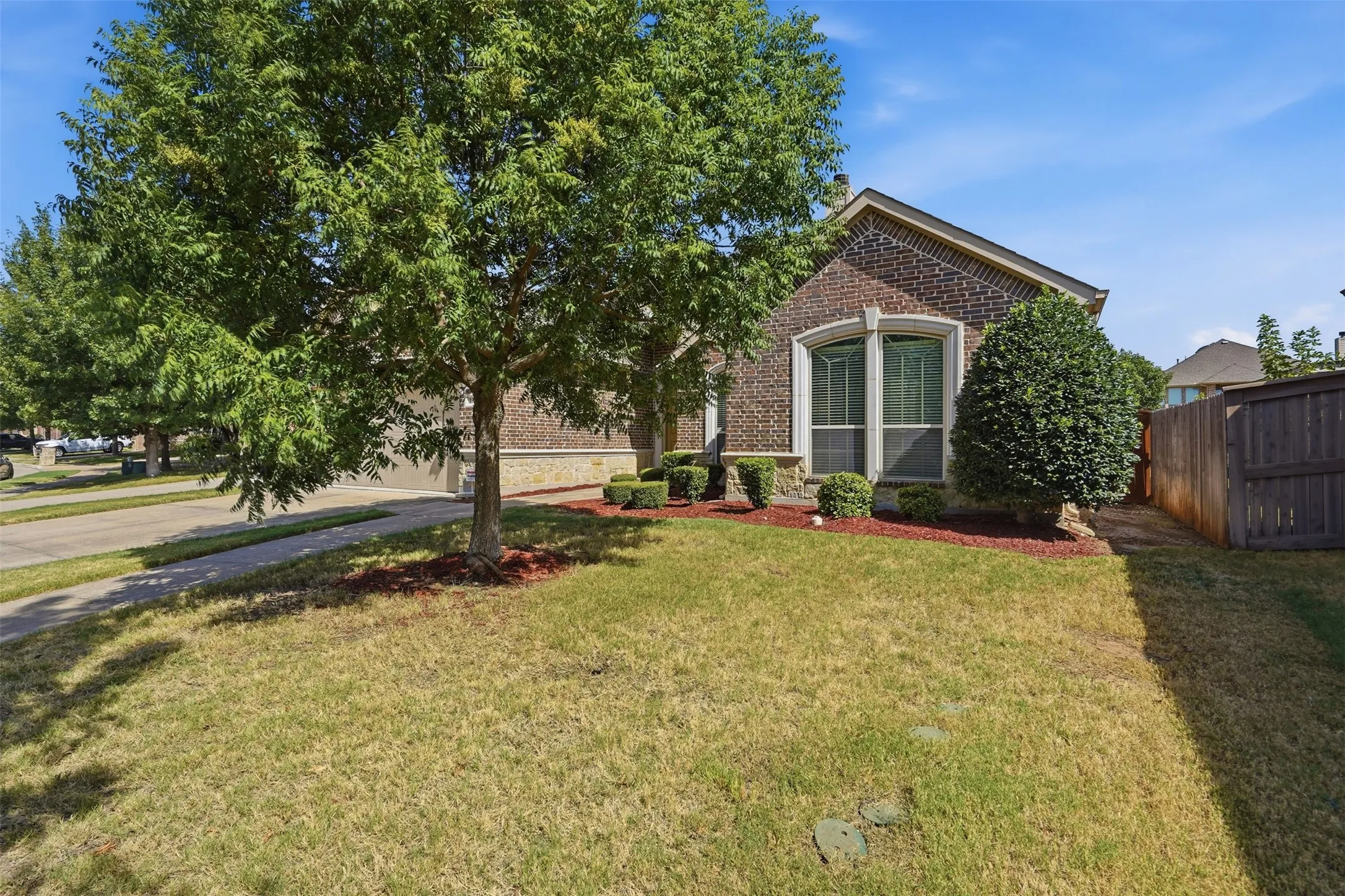 Single Family Residence For Sale in Tarrant County , 2333 Los Olivos Lane, Fort Worth, Texas 76131, 4 Bedroom, 2 Bathroom, 2 Garage spaces, 2,302 Sqft, built in 2014, mls#21361245, Real Estate Agent in Fort Worth, Homes For Sale in Tarrant county, Homes For Sale in Fort Worth, Realtor in Fort Worth Texas, Real Estate Brokerage Independent Realty Texas, Luminita Cordes Realtor