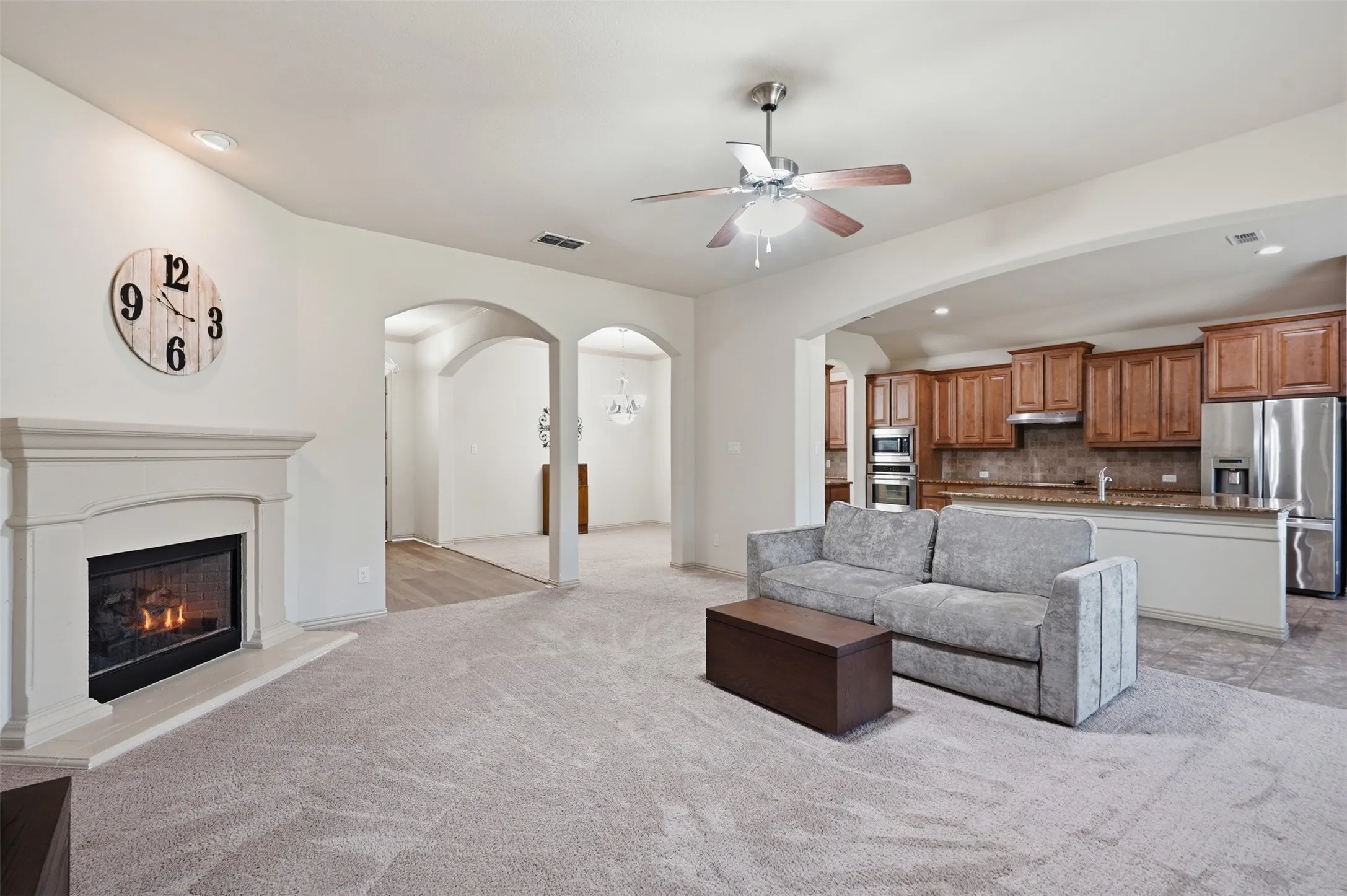 Single Family Residence For Sale in Tarrant County , 2333 Los Olivos Lane, Fort Worth, Texas 76131, 4 Bedroom, 2 Bathroom, 2 Garage spaces, 2,302 Sqft, built in 2014, mls#21361245, Real Estate Agent in Fort Worth, Homes For Sale in Tarrant county, Homes For Sale in Fort Worth, Realtor in Fort Worth Texas, Real Estate Brokerage Independent Realty Texas, Luminita Cordes Realtor