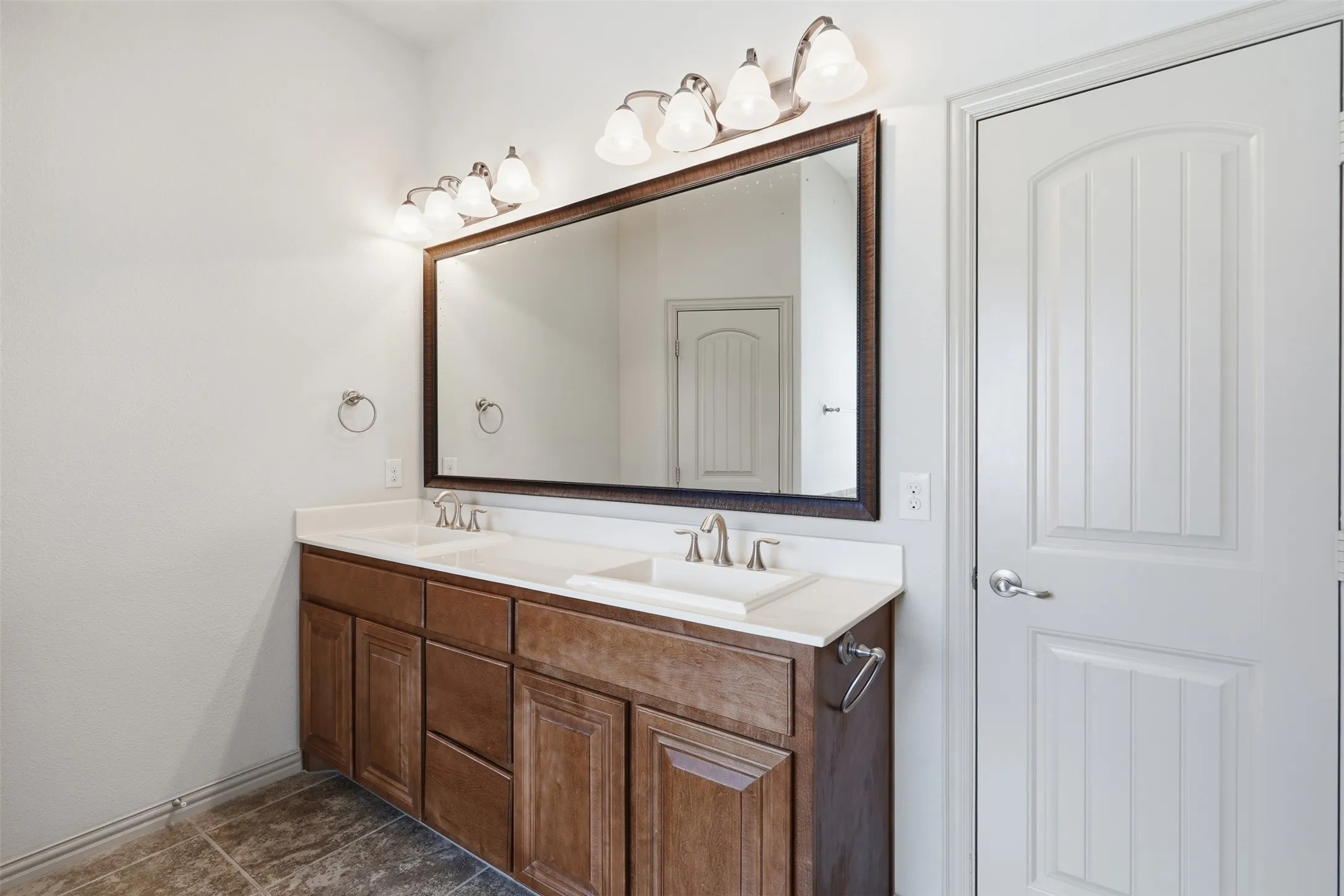 2nd Bathroom