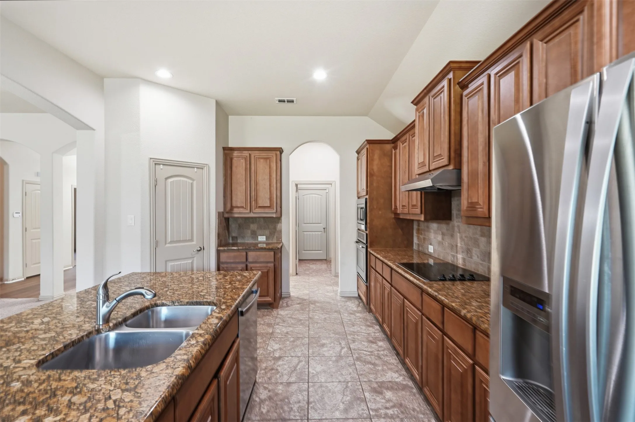 Single Family Residence For Sale in Tarrant County , 2333 Los Olivos Lane, Fort Worth, Texas 76131, 4 Bedroom, 2 Bathroom, 2 Garage spaces, 2,302 Sqft, built in 2014, mls#21361245, Real Estate Agent in Fort Worth, Homes For Sale in Tarrant county, Homes For Sale in Fort Worth, Realtor in Fort Worth Texas, Real Estate Brokerage Independent Realty Texas, Luminita Cordes Realtor
