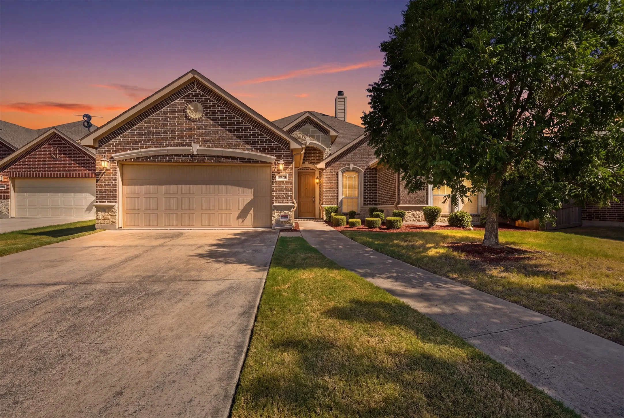 Single Family Residence For Sale in Tarrant County , 2333 Los Olivos Lane, Fort Worth, Texas 76131, 4 Bedroom, 2 Bathroom, 2 Garage spaces, 2,302 Sqft, built in 2014, mls#21361245, Real Estate Agent in Fort Worth, Homes For Sale in Tarrant county, Homes For Sale in Fort Worth, Realtor in Fort Worth Texas, Real Estate Brokerage Independent Realty Texas, Luminita Cordes Realtor
