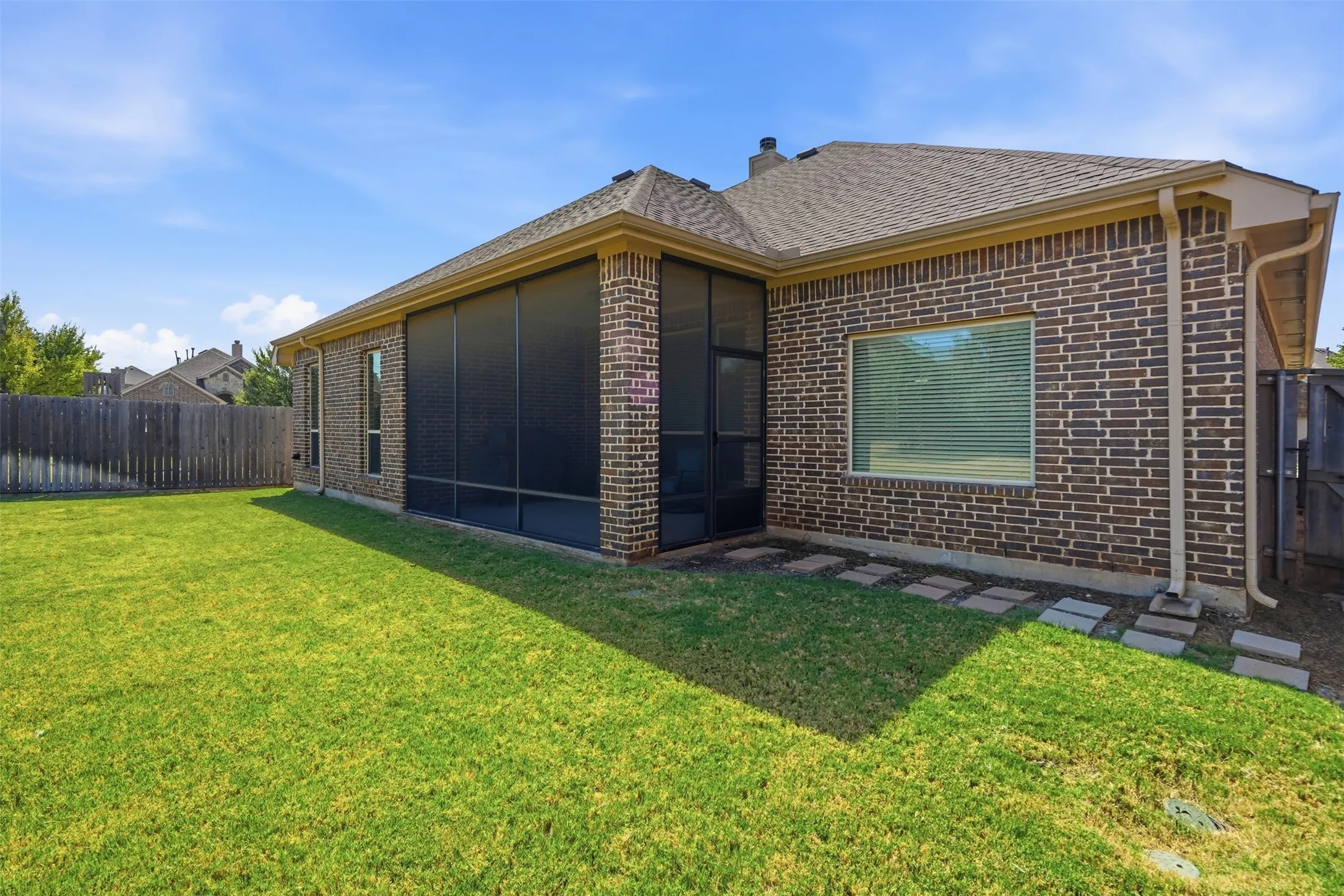 Single Family Residence For Sale in Tarrant County , 2333 Los Olivos Lane, Fort Worth, Texas 76131, 4 Bedroom, 2 Bathroom, 2 Garage spaces, 2,302 Sqft, built in 2014, mls#21361245, Real Estate Agent in Fort Worth, Homes For Sale in Tarrant county, Homes For Sale in Fort Worth, Realtor in Fort Worth Texas, Real Estate Brokerage Independent Realty Texas, Luminita Cordes Realtor