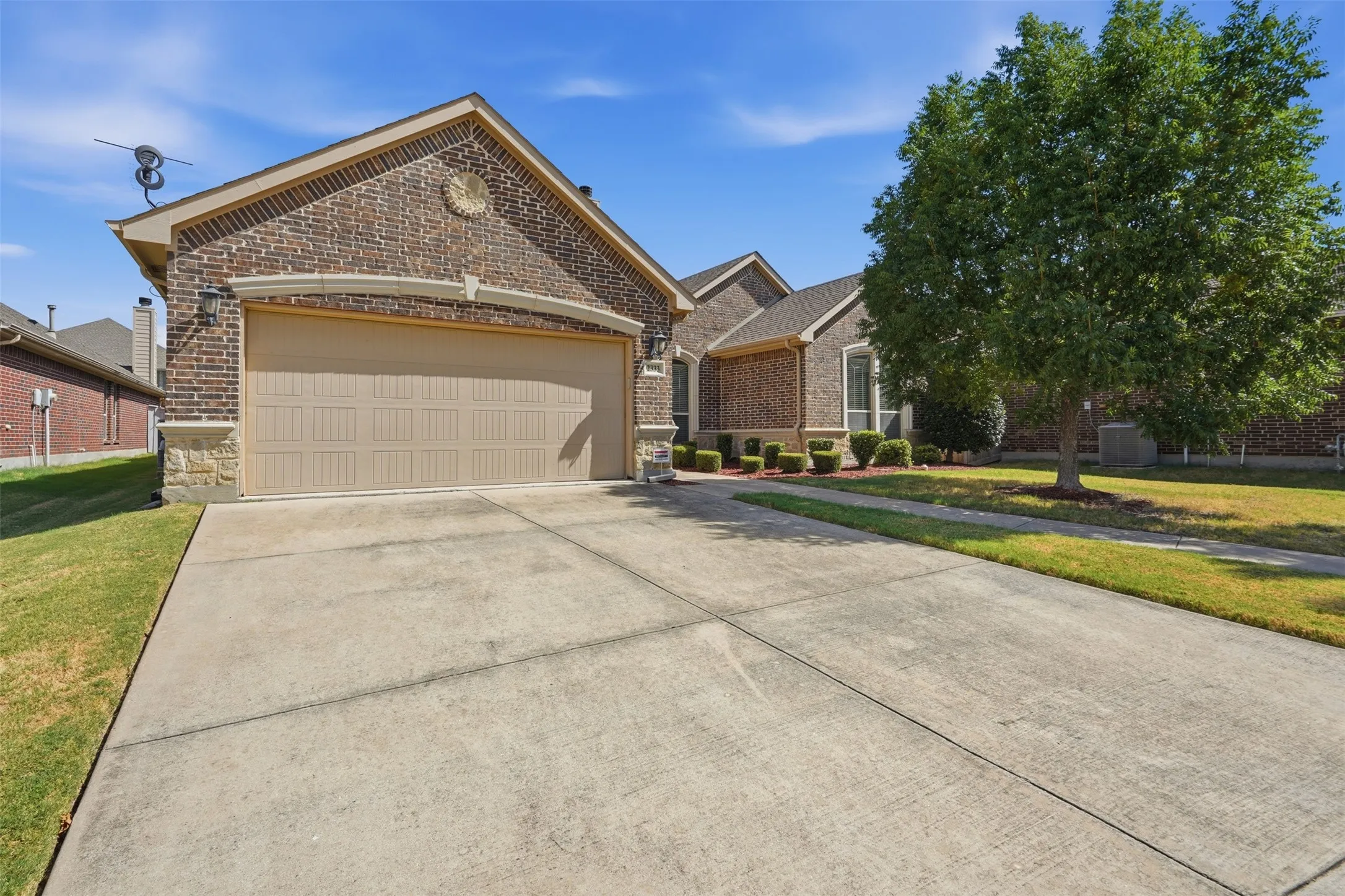 Single Family Residence For Sale in Tarrant County , 2333 Los Olivos Lane, Fort Worth, Texas 76131, 4 Bedroom, 2 Bathroom, 2 Garage spaces, 2,302 Sqft, built in 2014, mls#21361245, Real Estate Agent in Fort Worth, Homes For Sale in Tarrant county, Homes For Sale in Fort Worth, Realtor in Fort Worth Texas, Real Estate Brokerage Independent Realty Texas, Luminita Cordes Realtor