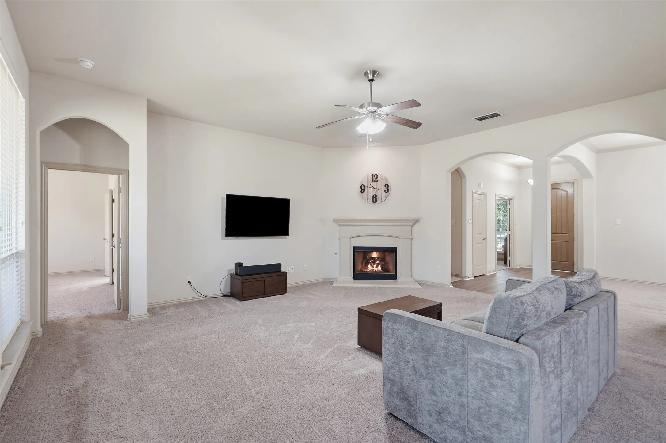 Single Family Residence For Sale in Tarrant County , 2333 Los Olivos Lane, Fort Worth, Texas 76131, 4 Bedroom, 2 Bathroom, 2 Garage spaces, 2,302 Sqft, built in 2014, mls#21361245, Real Estate Agent in Fort Worth, Homes For Sale in Tarrant county, Homes For Sale in Fort Worth, Realtor in Fort Worth Texas, Real Estate Brokerage Independent Realty Texas, Luminita Cordes Realtor