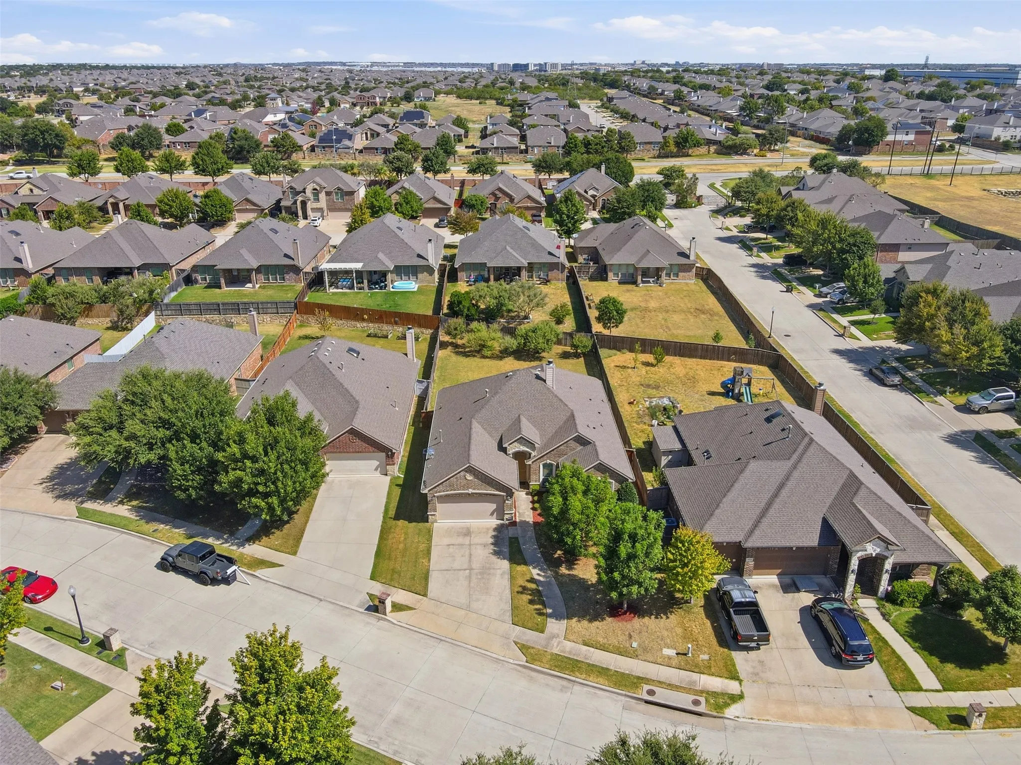 Single Family Residence For Sale in Tarrant County , 2333 Los Olivos Lane, Fort Worth, Texas 76131, 4 Bedroom, 2 Bathroom, 2 Garage spaces, 2,302 Sqft, built in 2014, mls#21361245, Real Estate Agent in Fort Worth, Homes For Sale in Tarrant county, Homes For Sale in Fort Worth, Realtor in Fort Worth Texas, Real Estate Brokerage Independent Realty Texas, Luminita Cordes Realtor