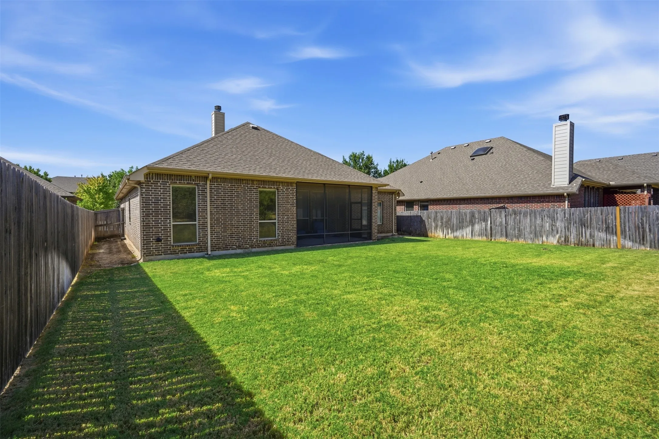 Single Family Residence For Sale in Tarrant County , 2333 Los Olivos Lane, Fort Worth, Texas 76131, 4 Bedroom, 2 Bathroom, 2 Garage spaces, 2,302 Sqft, built in 2014, mls#21361245, Real Estate Agent in Fort Worth, Homes For Sale in Tarrant county, Homes For Sale in Fort Worth, Realtor in Fort Worth Texas, Real Estate Brokerage Independent Realty Texas, Luminita Cordes Realtor