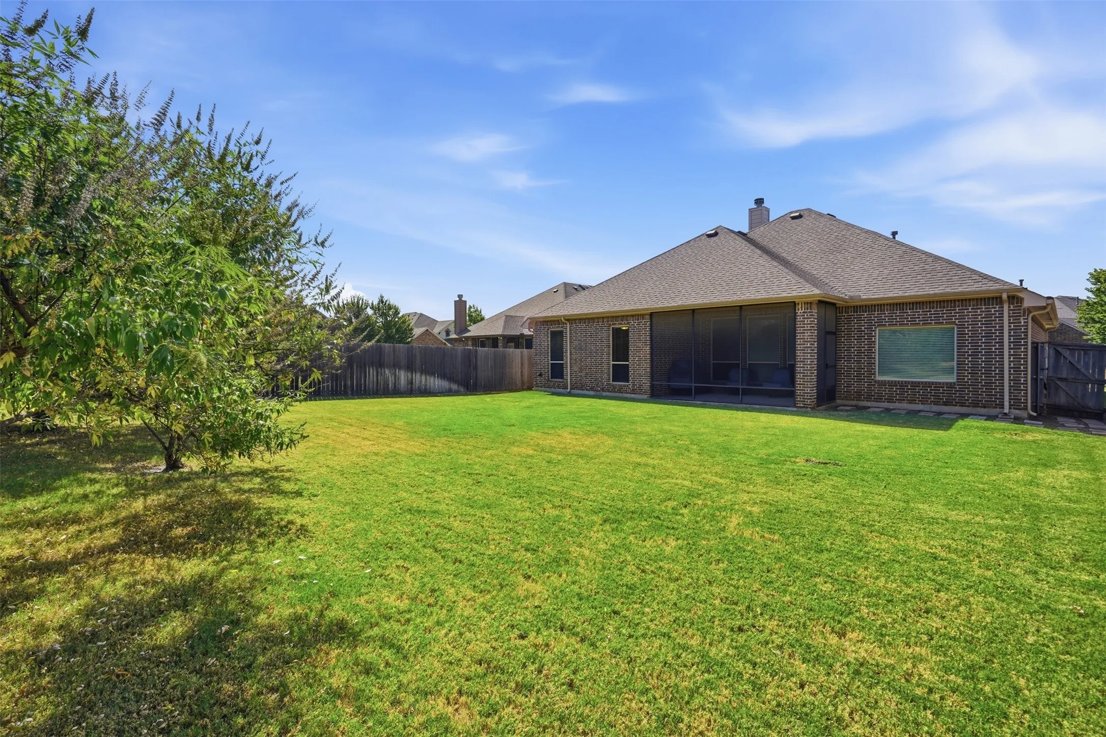 Single Family Residence For Sale in Tarrant County , 2333 Los Olivos Lane, Fort Worth, Texas 76131, 4 Bedroom, 2 Bathroom, 2 Garage spaces, 2,302 Sqft, built in 2014, mls#21361245, Real Estate Agent in Fort Worth, Homes For Sale in Tarrant county, Homes For Sale in Fort Worth, Realtor in Fort Worth Texas, Real Estate Brokerage Independent Realty Texas, Luminita Cordes Realtor