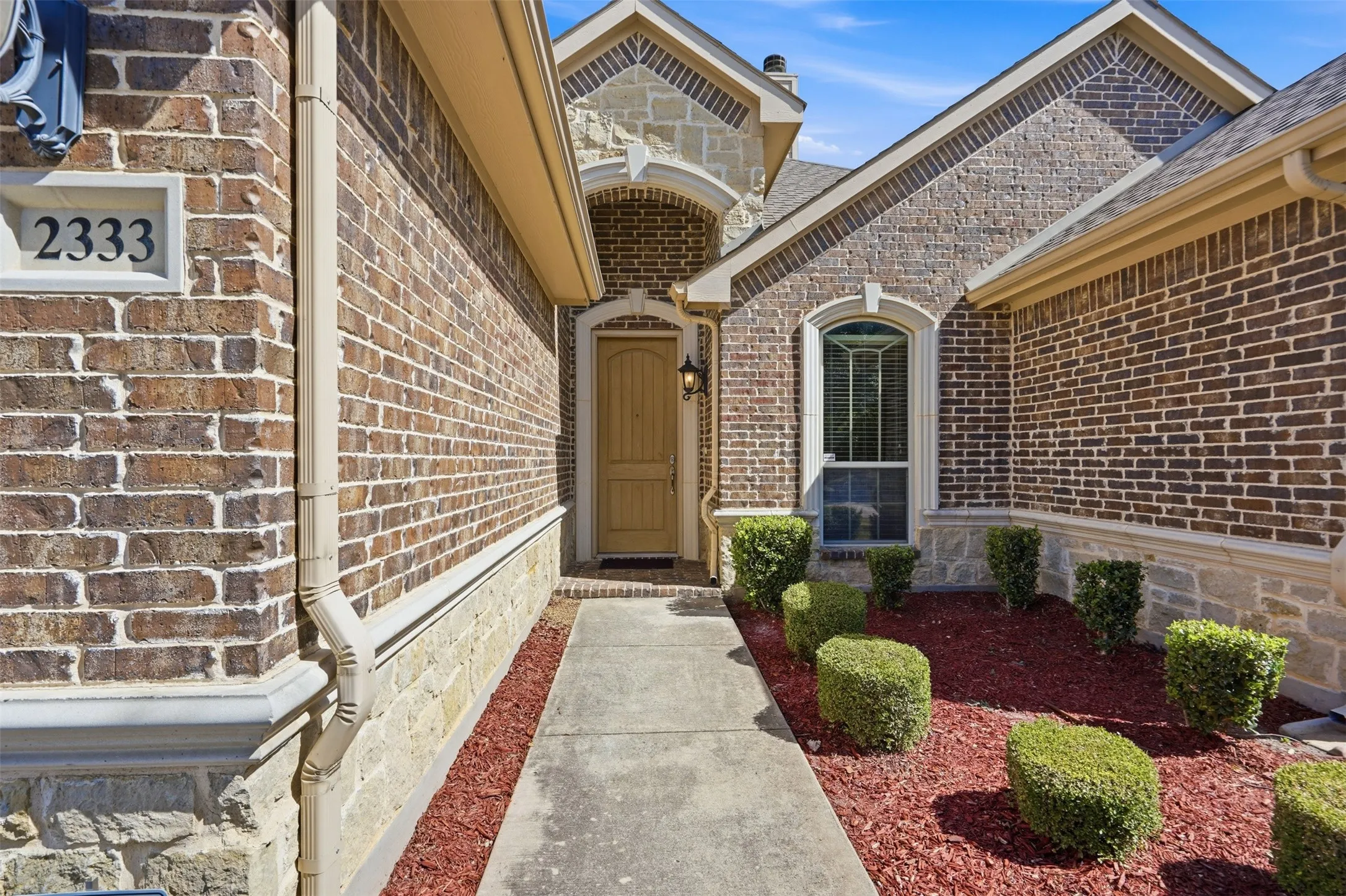 Single Family Residence For Sale in Tarrant County , 2333 Los Olivos Lane, Fort Worth, Texas 76131, 4 Bedroom, 2 Bathroom, 2 Garage spaces, 2,302 Sqft, built in 2014, mls#21361245, Real Estate Agent in Fort Worth, Homes For Sale in Tarrant county, Homes For Sale in Fort Worth, Realtor in Fort Worth Texas, Real Estate Brokerage Independent Realty Texas, Luminita Cordes Realtor