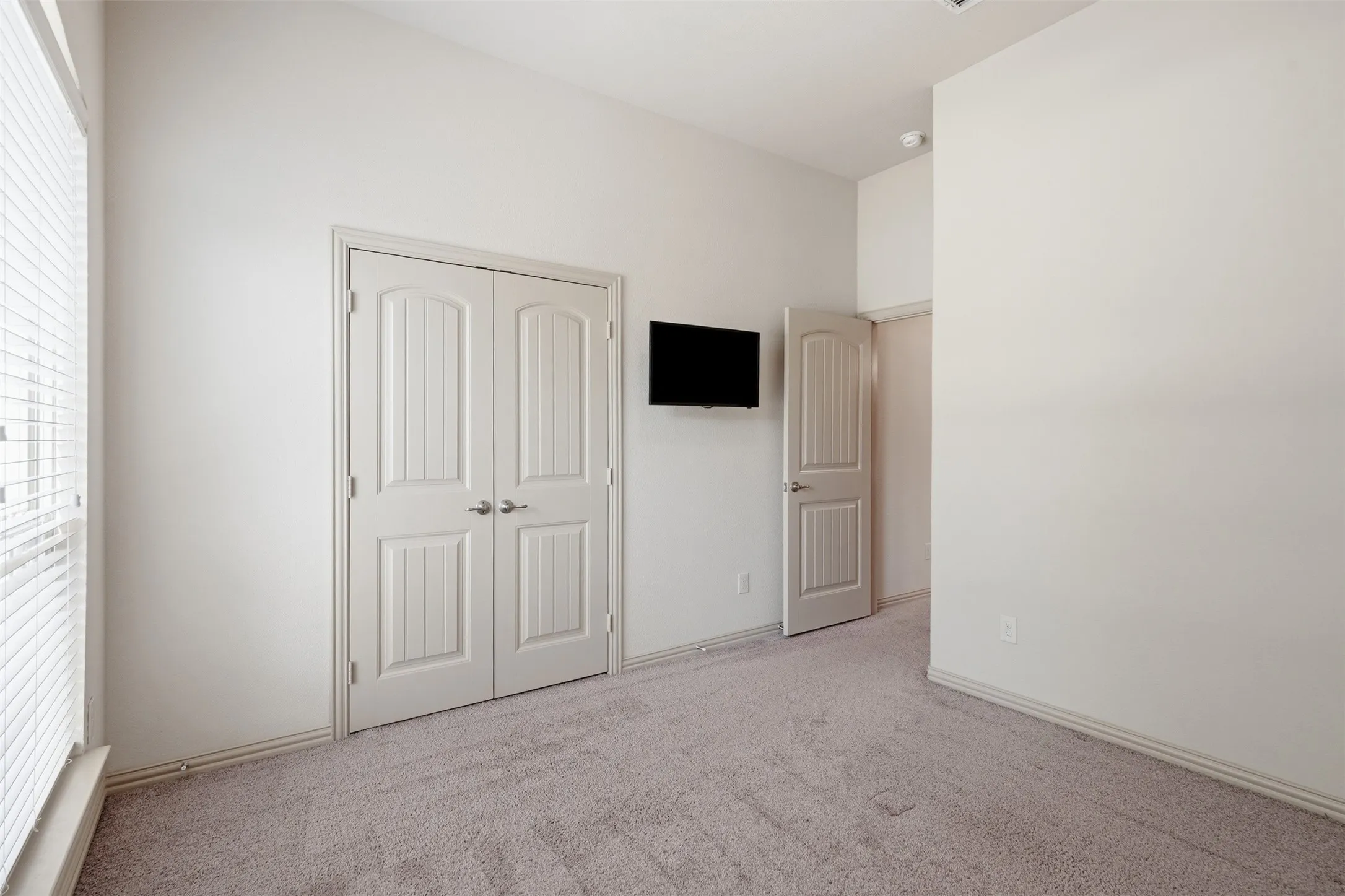 Single Family Residence For Sale in Tarrant County , 2333 Los Olivos Lane, Fort Worth, Texas 76131, 4 Bedroom, 2 Bathroom, 2 Garage spaces, 2,302 Sqft, built in 2014, mls#21361245, Real Estate Agent in Fort Worth, Homes For Sale in Tarrant county, Homes For Sale in Fort Worth, Realtor in Fort Worth Texas, Real Estate Brokerage Independent Realty Texas, Luminita Cordes Realtor