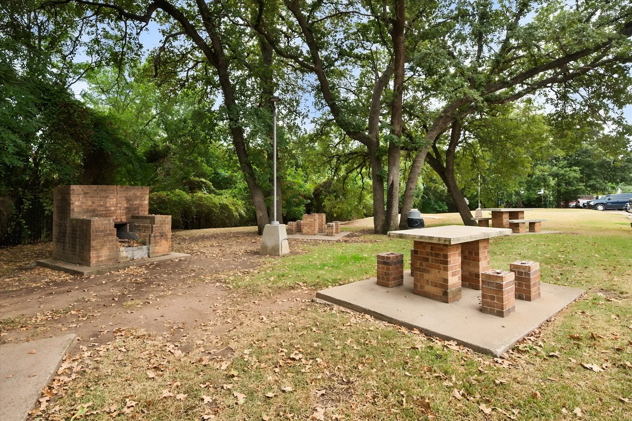 Condominium For Sale in Tarrant County , 2300 Bamboo Drive N102, Arlington, Texas 76006, 1 Bedroom, 1 Bathroom, Garage spaces, 662 Sqft, built in 1983, mls#21364951, Real Estate Agent in Arlington, Homes For Sale in Tarrant county, Homes For Sale in Arlington, Realtor in Arlington Texas, Real Estate Brokerage Independent Realty Texas, Luminita Cordes Realtor