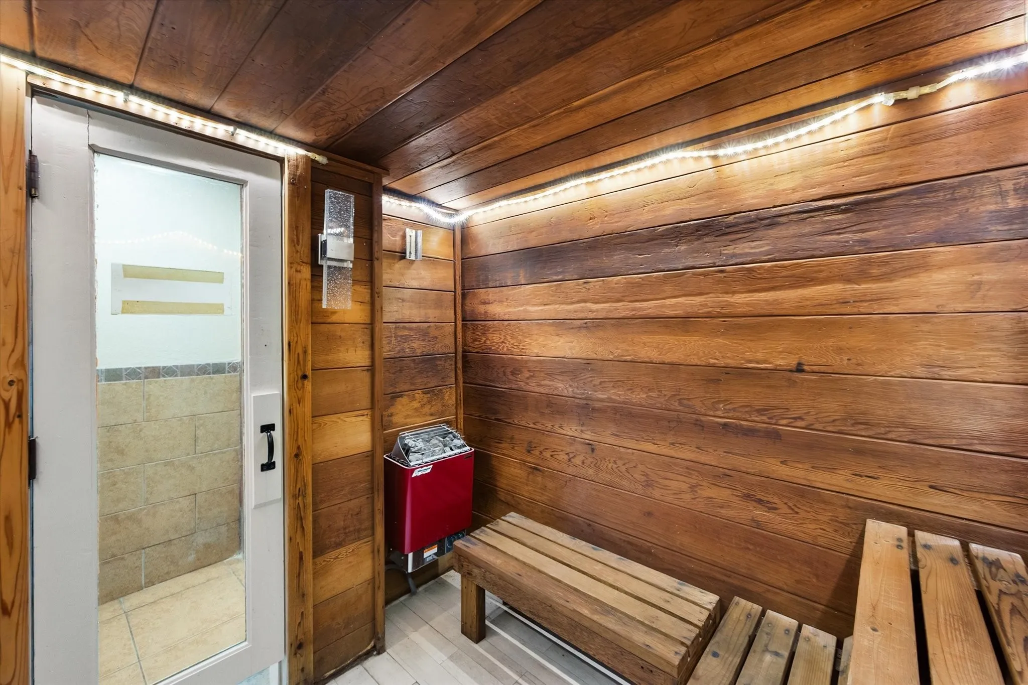Condominium For Sale in Tarrant County , 2300 Bamboo Drive N102, Arlington, Texas 76006, 1 Bedroom, 1 Bathroom, Garage spaces, 662 Sqft, built in 1983, mls#21364951, Real Estate Agent in Arlington, Homes For Sale in Tarrant county, Homes For Sale in Arlington, Realtor in Arlington Texas, Real Estate Brokerage Independent Realty Texas, Luminita Cordes Realtor