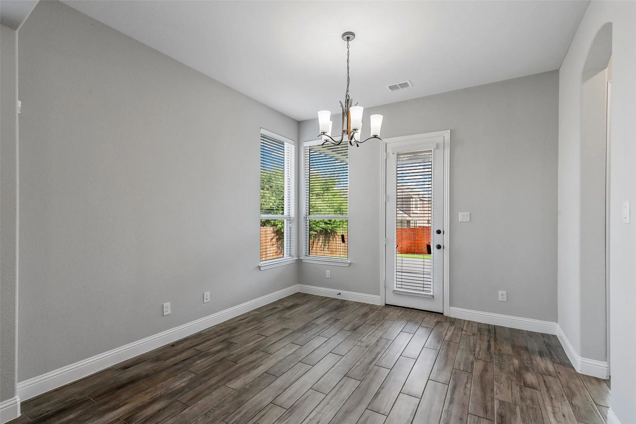 Single Family Residence For Rent in Parker County , 15105 Stargazer Drive, Aledo, Texas 76008, 4 Bedroom, 3 Bathroom, 3 Garage spaces, 3,145 Sqft, built in 2020, mls#21365026, Real Estate Agent in Aledo, Homes For Rent in Parker county, Homes For Rent in Aledo, Realtor in Aledo Texas, Real Estate Brokerage Independent Realty Texas, Luminita Cordes Realtor