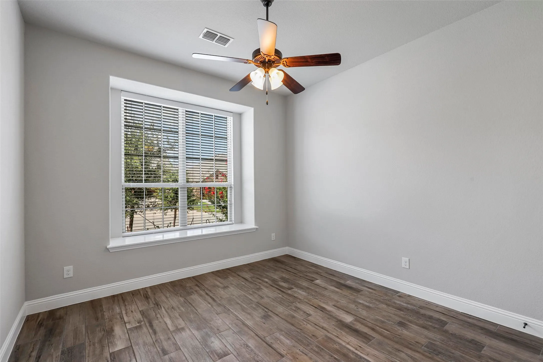 Single Family Residence For Rent in Parker County , 15105 Stargazer Drive, Aledo, Texas 76008, 4 Bedroom, 3 Bathroom, 3 Garage spaces, 3,145 Sqft, built in 2020, mls#21365026, Real Estate Agent in Aledo, Homes For Rent in Parker county, Homes For Rent in Aledo, Realtor in Aledo Texas, Real Estate Brokerage Independent Realty Texas, Luminita Cordes Realtor