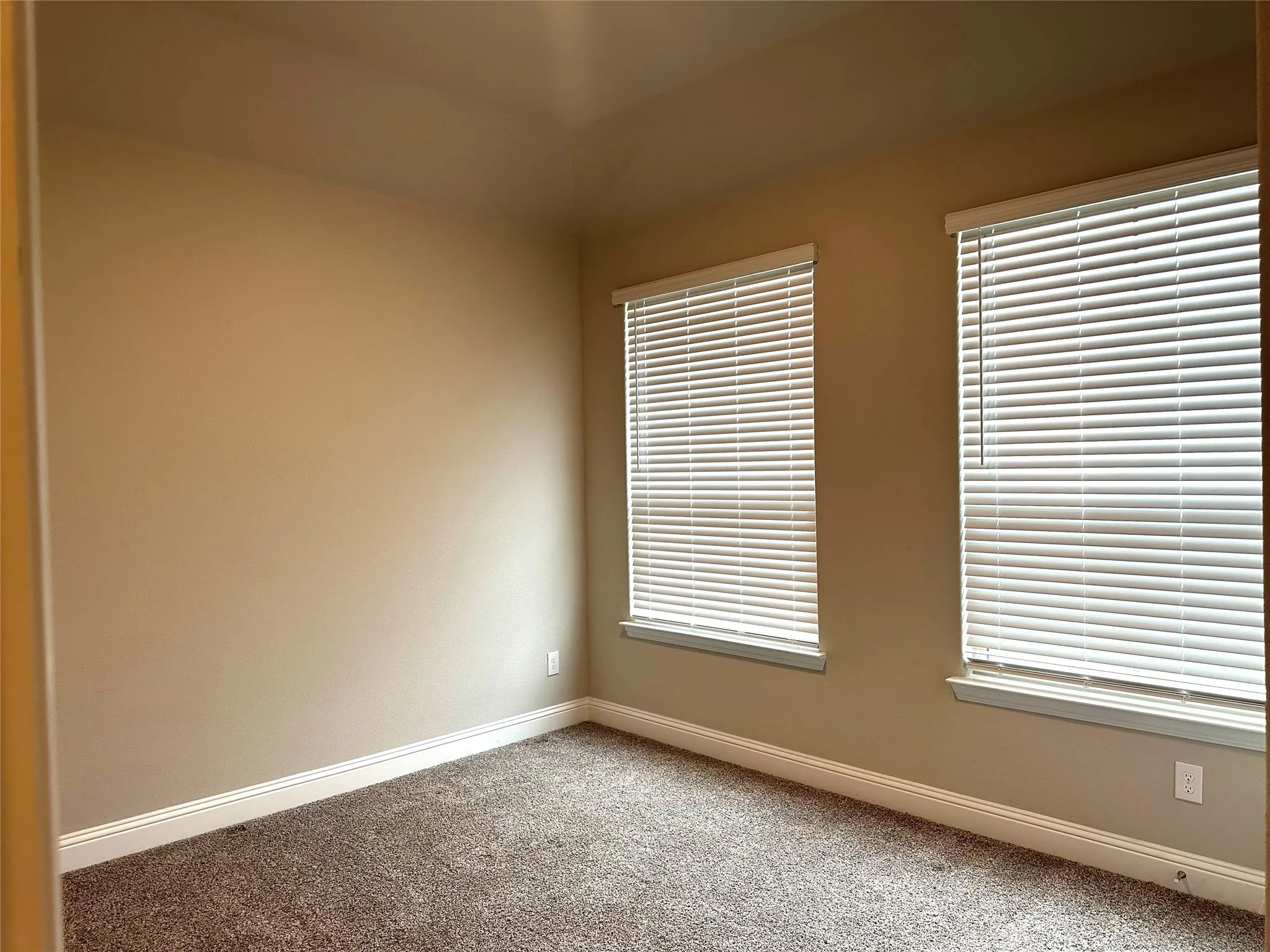Single Family Residence For Rent in Tarrant County , 1008 Virginia Drive, Mansfield, Texas 76063, 4 Bedroom, 3 Bathroom, 3 Garage spaces, 2,446 Sqft, built in 2021, mls#21365037, Real Estate Agent in Mansfield, Homes For Rent in Tarrant county, Homes For Rent in Mansfield, Realtor in Mansfield Texas, Real Estate Brokerage Independent Realty Texas, Luminita Cordes Realtor