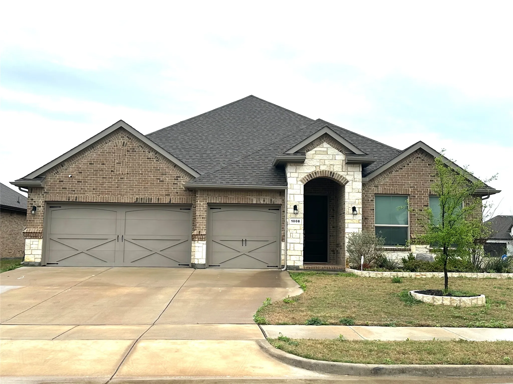 Single Family Residence For Rent in Tarrant County , 1008 Virginia Drive, Mansfield, Texas 76063, 4 Bedroom, 3 Bathroom, 3 Garage spaces, 2,446 Sqft, built in 2021, mls#21365037, Real Estate Agent in Mansfield, Homes For Rent in Tarrant county, Homes For Rent in Mansfield, Realtor in Mansfield Texas, Real Estate Brokerage Independent Realty Texas, Luminita Cordes Realtor