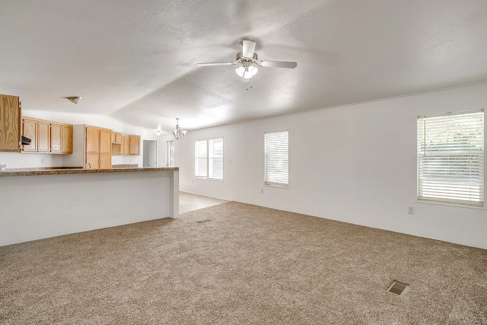 Mobile Home For Rent in Johnson County , 557 Surrey Lane, Burleson, Texas 76028, 3 Bedroom, 2 Bathroom, Garage spaces, 1,440 Sqft, built in 2019, mls#21359836, Real Estate Agent in Burleson, Homes For Rent in Johnson county, Homes For Rent in Burleson, Realtor in Burleson Texas, Real Estate Brokerage Independent Realty Texas, Luminita Cordes Realtor