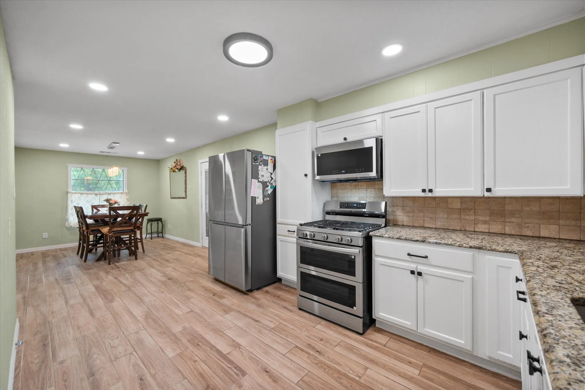 Single Family Residence For Sale in Navarro County , 201 Hardy Avenue, Corsicana, Texas 75110, 3 Bedroom, 2 Bathroom, 2 Garage spaces, 1,364 Sqft, built in 1970, mls#21365035, Real Estate Agent in Corsicana, Homes For Sale in Navarro county, Homes For Sale in Corsicana, Realtor in Corsicana Texas, Real Estate Brokerage Independent Realty Texas, Luminita Cordes Realtor