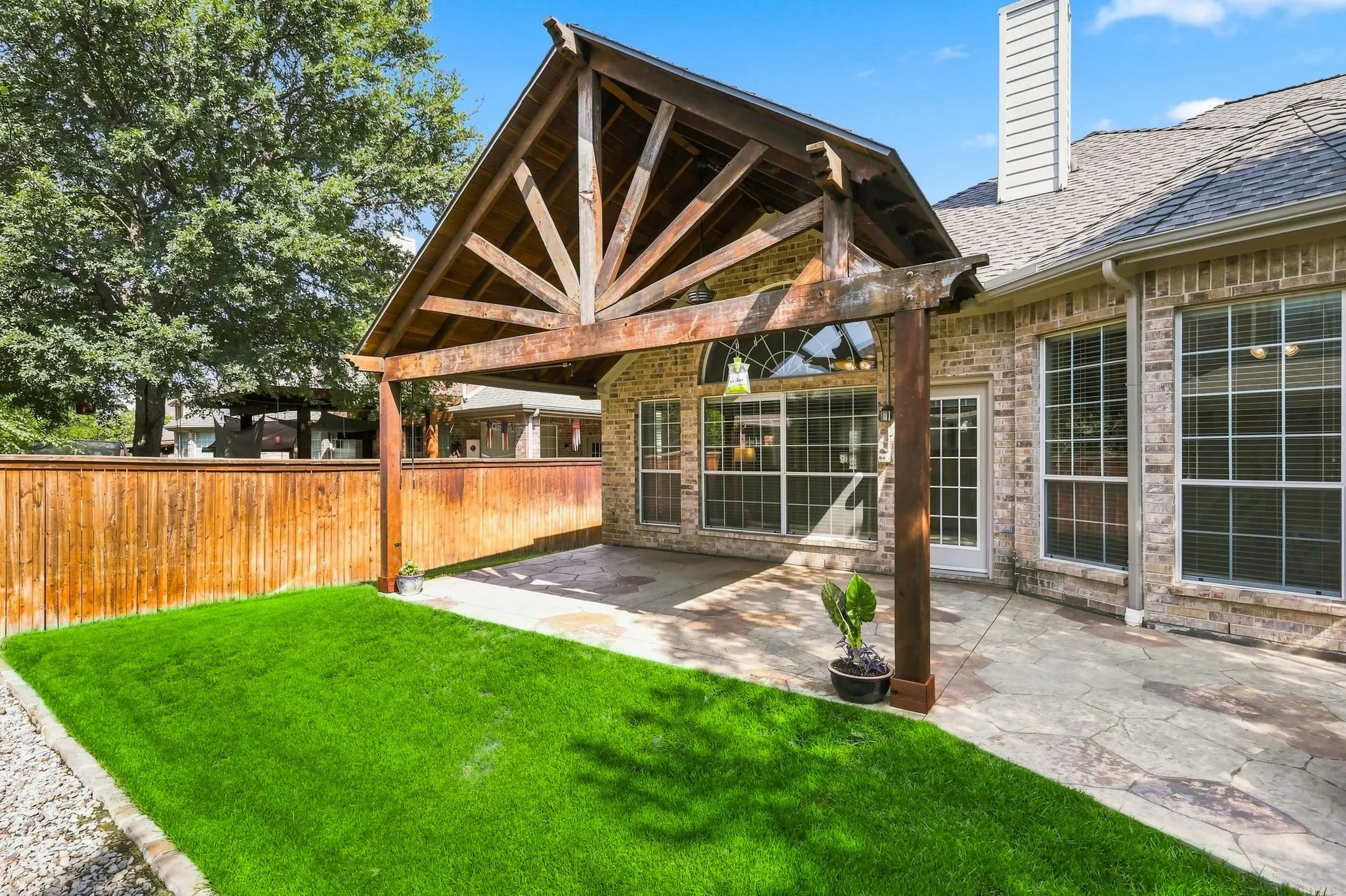 Single Family Residence For Sale in Denton County , 1124 Wilson Drive, Lantana, Texas 76226, 4 Bedroom, 3 Bathroom, 2 Garage spaces, 2,842 Sqft, built in 2007, mls#21355847, Real Estate Agent in Lantana, Homes For Sale in Denton county, Homes For Sale in Lantana, Realtor in Lantana Texas, Real Estate Brokerage Independent Realty Texas, Luminita Cordes Realtor