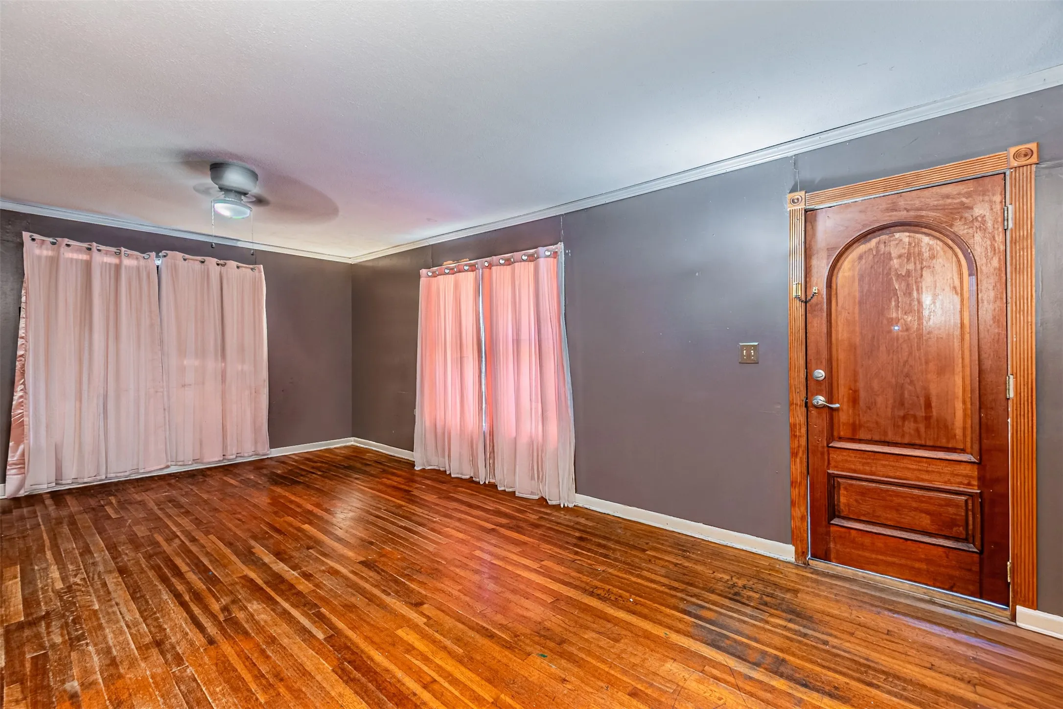 Single Family Residence For Sale in Navarro County , 200 4th Street, Kerens, Texas 75144, 2 Bedroom, 1 Bathroom, 2 Garage spaces, 1,092 Sqft, built in 1940, Price $85,000, mls#21365047, Real Estate Agent in Kerens, Homes For Sale in Navarro county, Homes For Sale in Kerens, Realtor in Kerens Texas, Real Estate Brokerage Independent Realty Texas, Luminita Cordes Realtor