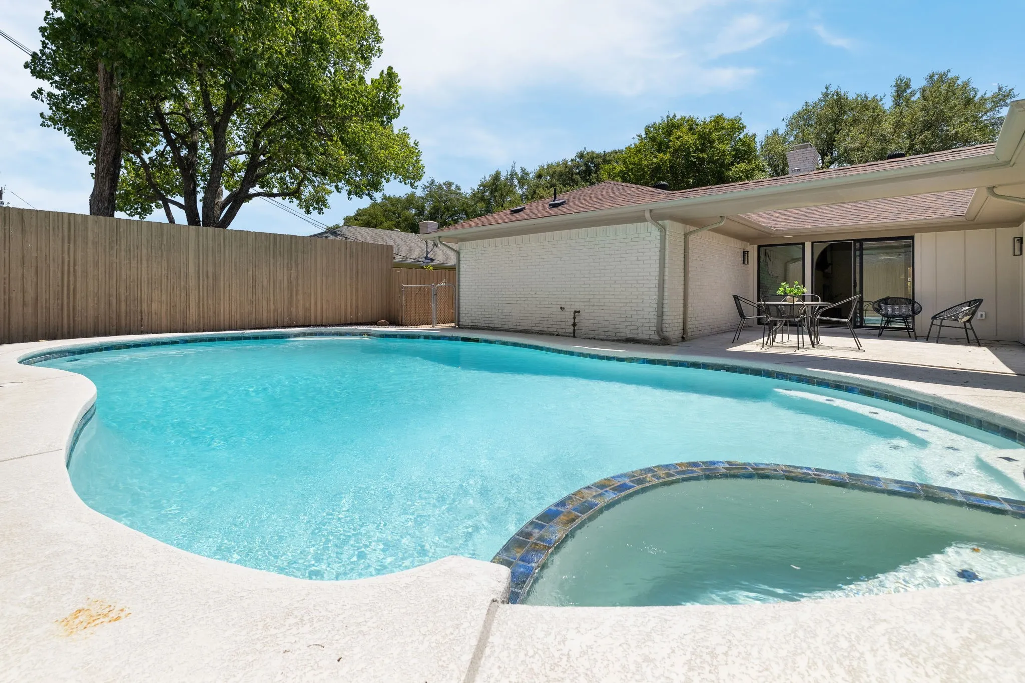 Single Family Residence For Sale in Collin County , 308 High Brook Drive, Richardson, Texas 75080, 4 Bedroom, 3 Bathroom, 2 Garage spaces, 2,530 Sqft, built in 1971, mls#21363840, Real Estate Agent in Richardson, Homes For Sale in Collin county, Homes For Sale in Richardson, Realtor in Richardson Texas, Real Estate Brokerage Independent Realty Texas, Luminita Cordes Realtor