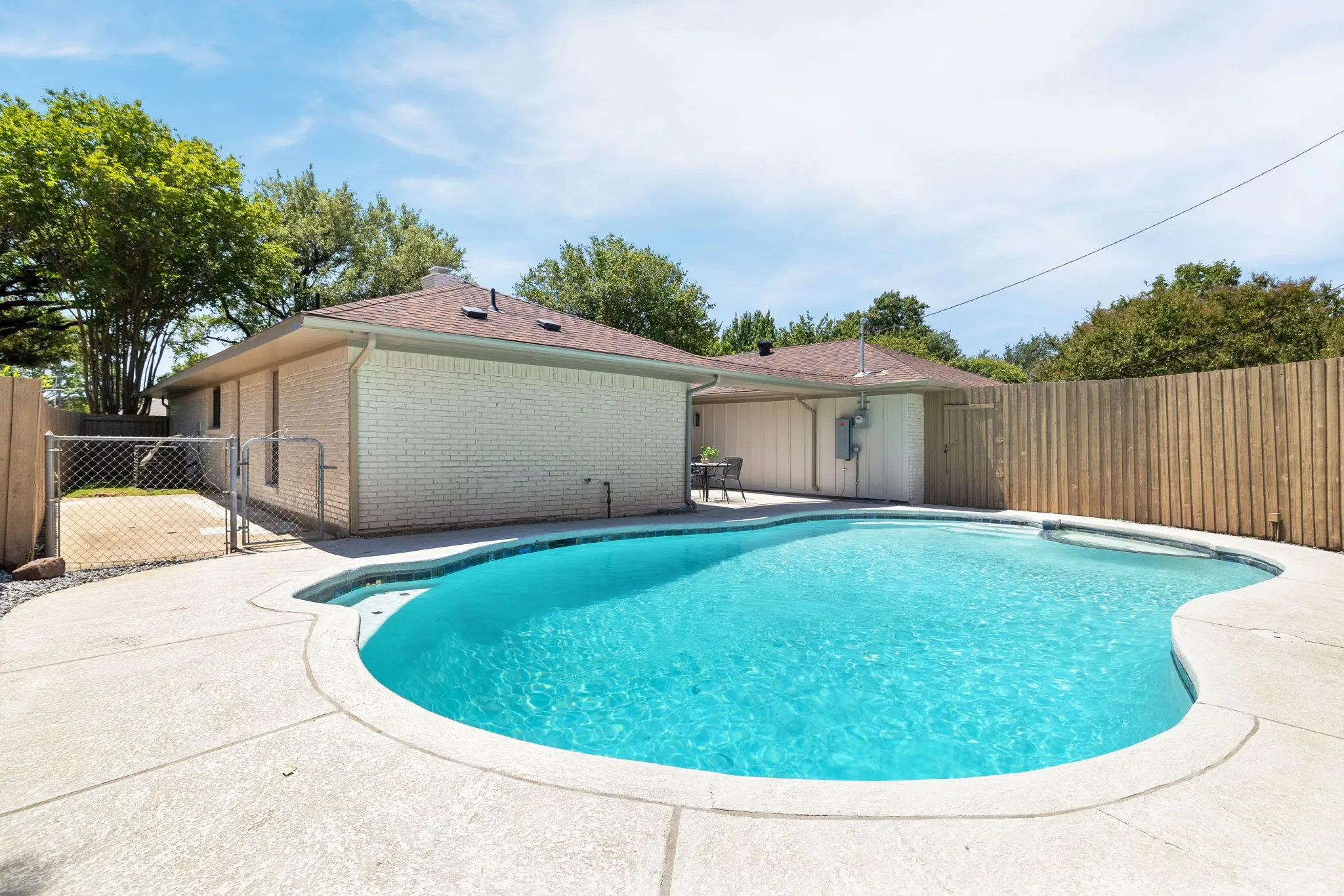 Single Family Residence For Sale in Collin County , 308 High Brook Drive, Richardson, Texas 75080, 4 Bedroom, 3 Bathroom, 2 Garage spaces, 2,530 Sqft, built in 1971, mls#21363840, Real Estate Agent in Richardson, Homes For Sale in Collin county, Homes For Sale in Richardson, Realtor in Richardson Texas, Real Estate Brokerage Independent Realty Texas, Luminita Cordes Realtor
