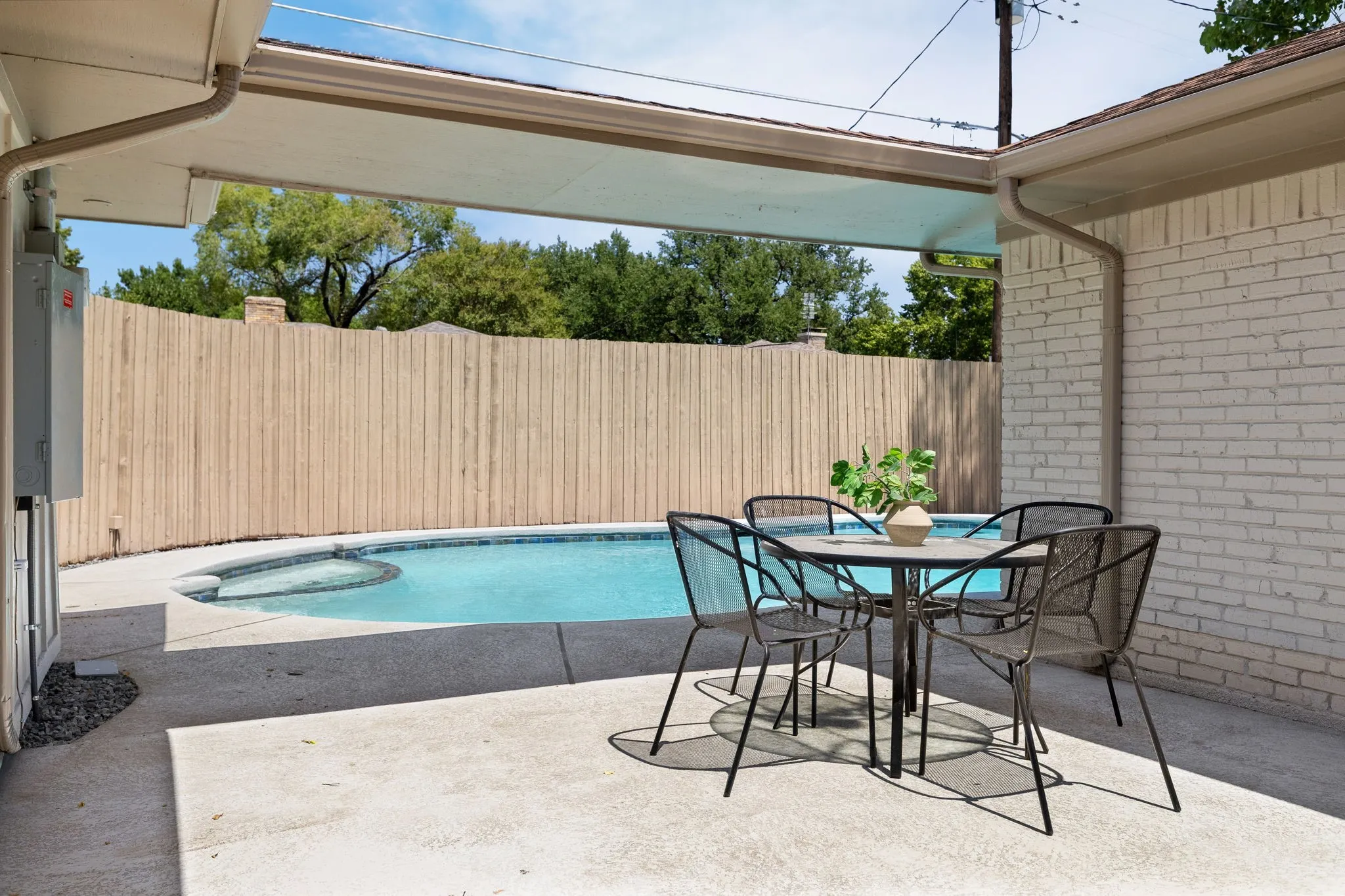 Single Family Residence For Sale in Collin County , 308 High Brook Drive, Richardson, Texas 75080, 4 Bedroom, 3 Bathroom, 2 Garage spaces, 2,530 Sqft, built in 1971, mls#21363840, Real Estate Agent in Richardson, Homes For Sale in Collin county, Homes For Sale in Richardson, Realtor in Richardson Texas, Real Estate Brokerage Independent Realty Texas, Luminita Cordes Realtor