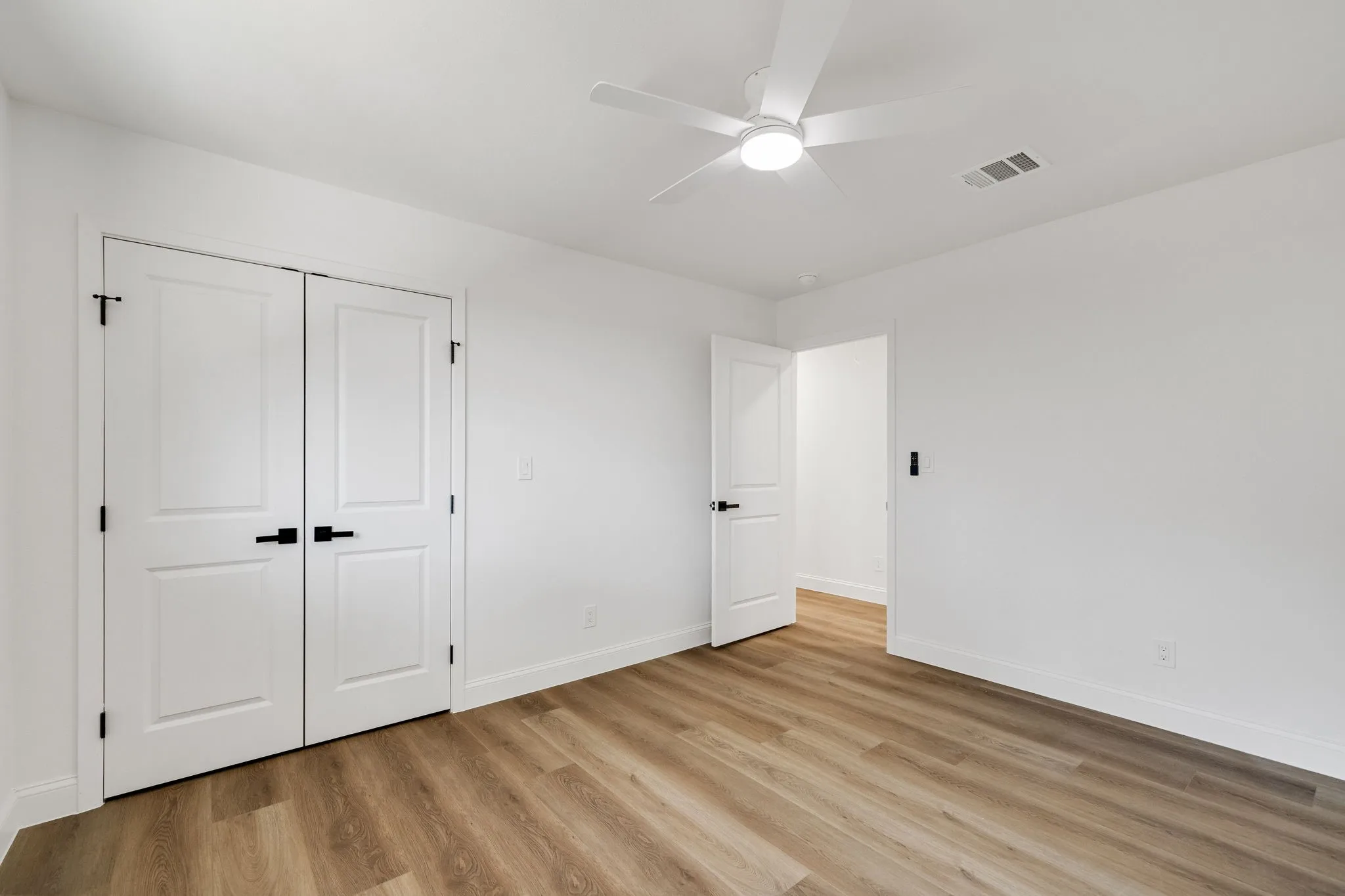 Single Family Residence For Sale in Collin County , 308 High Brook Drive, Richardson, Texas 75080, 4 Bedroom, 3 Bathroom, 2 Garage spaces, 2,530 Sqft, built in 1971, mls#21363840, Real Estate Agent in Richardson, Homes For Sale in Collin county, Homes For Sale in Richardson, Realtor in Richardson Texas, Real Estate Brokerage Independent Realty Texas, Luminita Cordes Realtor