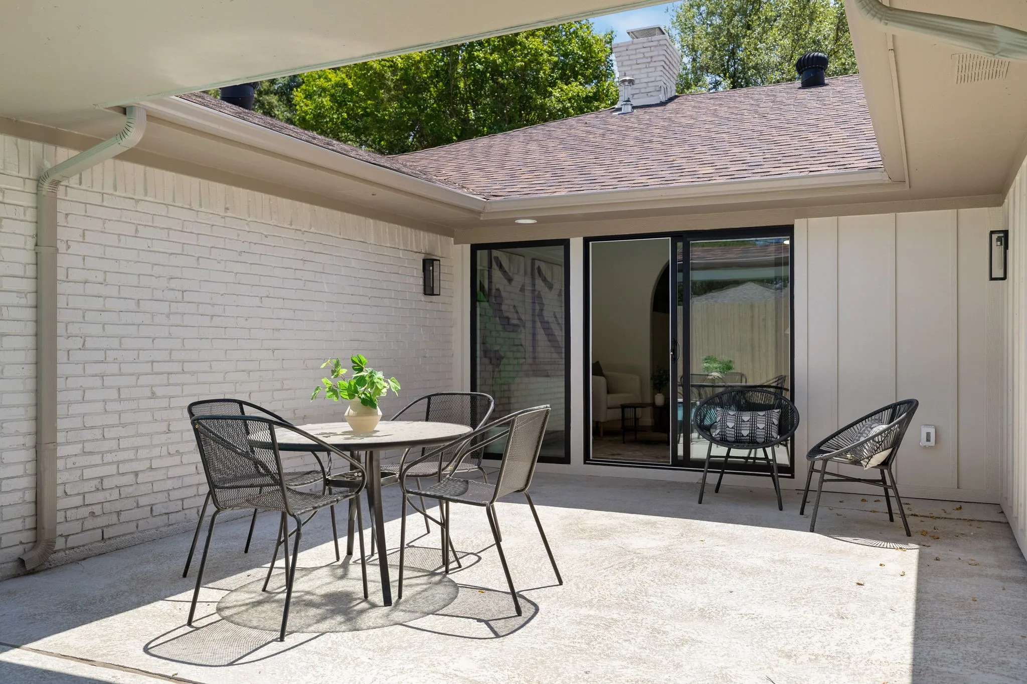 Single Family Residence For Sale in Collin County , 308 High Brook Drive, Richardson, Texas 75080, 4 Bedroom, 3 Bathroom, 2 Garage spaces, 2,530 Sqft, built in 1971, mls#21363840, Real Estate Agent in Richardson, Homes For Sale in Collin county, Homes For Sale in Richardson, Realtor in Richardson Texas, Real Estate Brokerage Independent Realty Texas, Luminita Cordes Realtor
