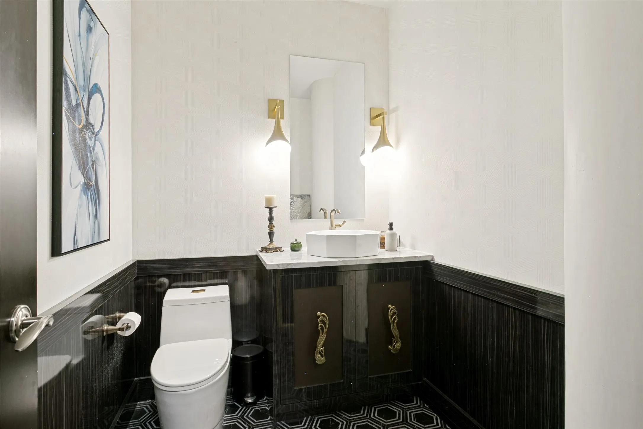 Condominium For Sale in Tarrant County , 2600 W 7th Street 1715, Fort Worth, Texas 76107, 2 Bedroom, 3 Bathroom, 2 Garage spaces, 1,976 Sqft, built in 1928, mls#21352761, Real Estate Agent in Fort Worth, Homes For Sale in Tarrant county, Homes For Sale in Fort Worth, Realtor in Fort Worth Texas, Real Estate Brokerage Independent Realty Texas, Luminita Cordes Realtor
