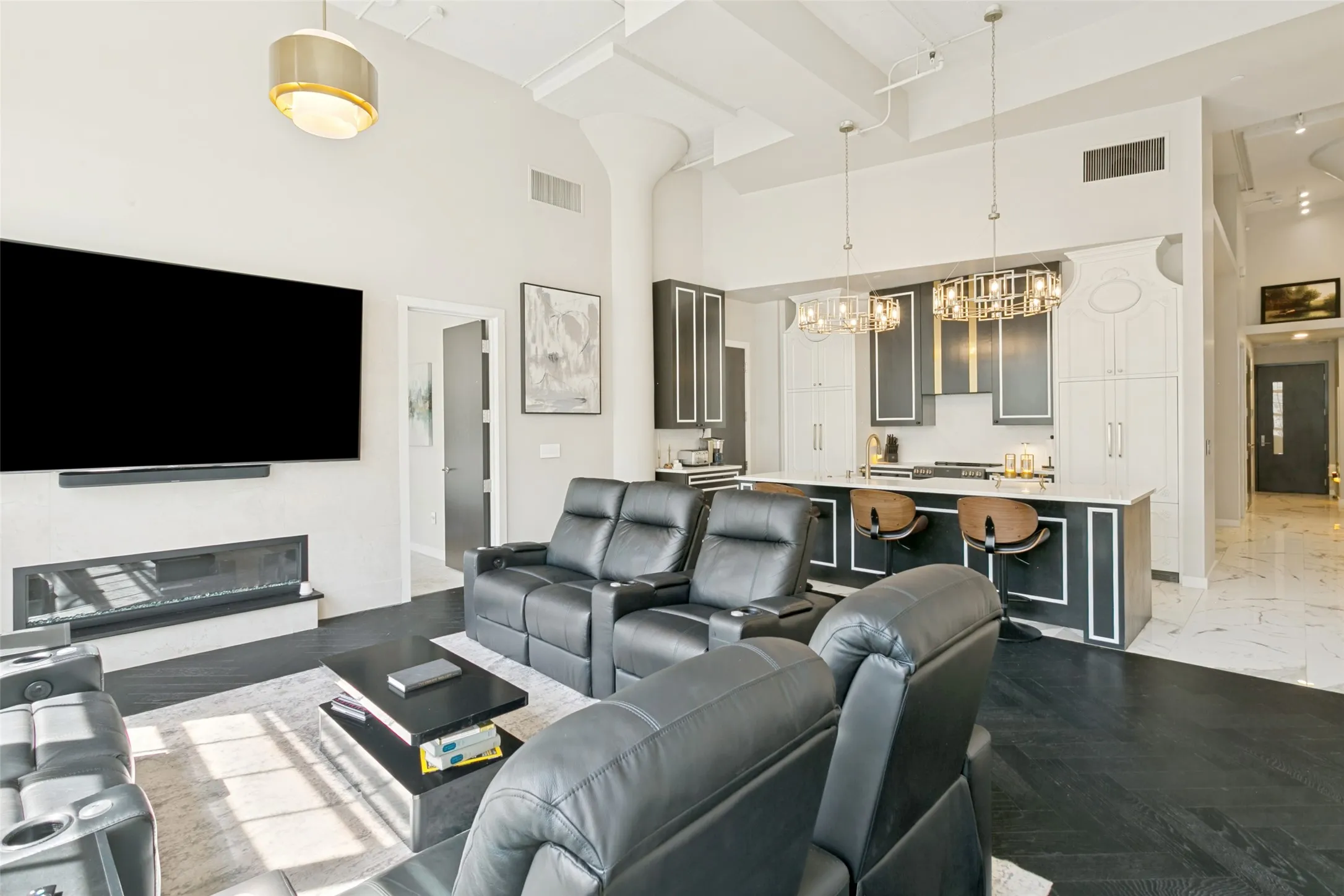 Condominium For Sale in Tarrant County , 2600 W 7th Street 1715, Fort Worth, Texas 76107, 2 Bedroom, 3 Bathroom, 2 Garage spaces, 1,976 Sqft, built in 1928, mls#21352761, Real Estate Agent in Fort Worth, Homes For Sale in Tarrant county, Homes For Sale in Fort Worth, Realtor in Fort Worth Texas, Real Estate Brokerage Independent Realty Texas, Luminita Cordes Realtor