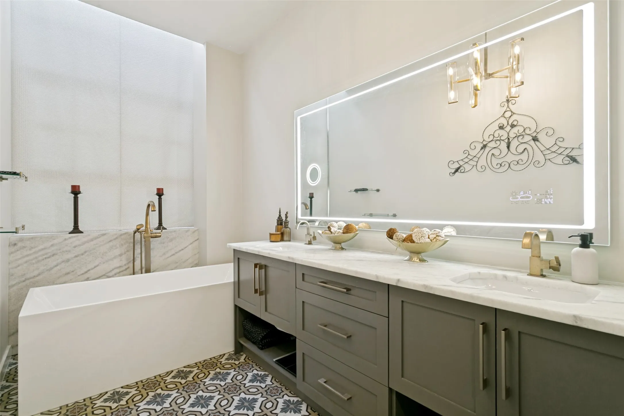 Condominium For Sale in Tarrant County , 2600 W 7th Street 1715, Fort Worth, Texas 76107, 2 Bedroom, 3 Bathroom, 2 Garage spaces, 1,976 Sqft, built in 1928, mls#21352761, Real Estate Agent in Fort Worth, Homes For Sale in Tarrant county, Homes For Sale in Fort Worth, Realtor in Fort Worth Texas, Real Estate Brokerage Independent Realty Texas, Luminita Cordes Realtor