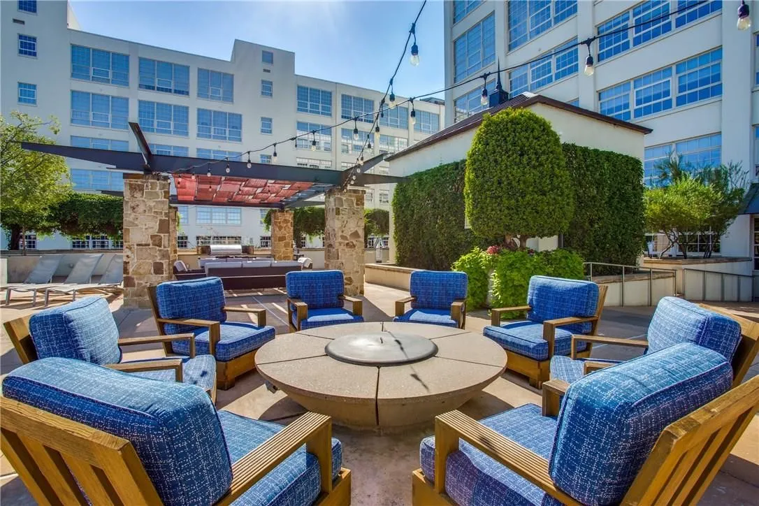 Condominium For Sale in Tarrant County , 2600 W 7th Street 1715, Fort Worth, Texas 76107, 2 Bedroom, 3 Bathroom, 2 Garage spaces, 1,976 Sqft, built in 1928, mls#21352761, Real Estate Agent in Fort Worth, Homes For Sale in Tarrant county, Homes For Sale in Fort Worth, Realtor in Fort Worth Texas, Real Estate Brokerage Independent Realty Texas, Luminita Cordes Realtor