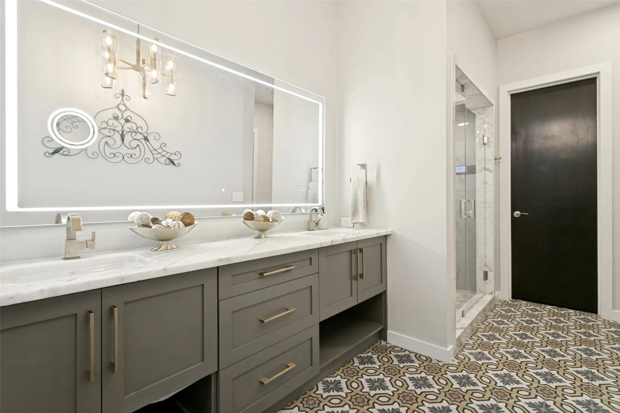 Condominium For Sale in Tarrant County , 2600 W 7th Street 1715, Fort Worth, Texas 76107, 2 Bedroom, 3 Bathroom, 2 Garage spaces, 1,976 Sqft, built in 1928, mls#21352761, Real Estate Agent in Fort Worth, Homes For Sale in Tarrant county, Homes For Sale in Fort Worth, Realtor in Fort Worth Texas, Real Estate Brokerage Independent Realty Texas, Luminita Cordes Realtor
