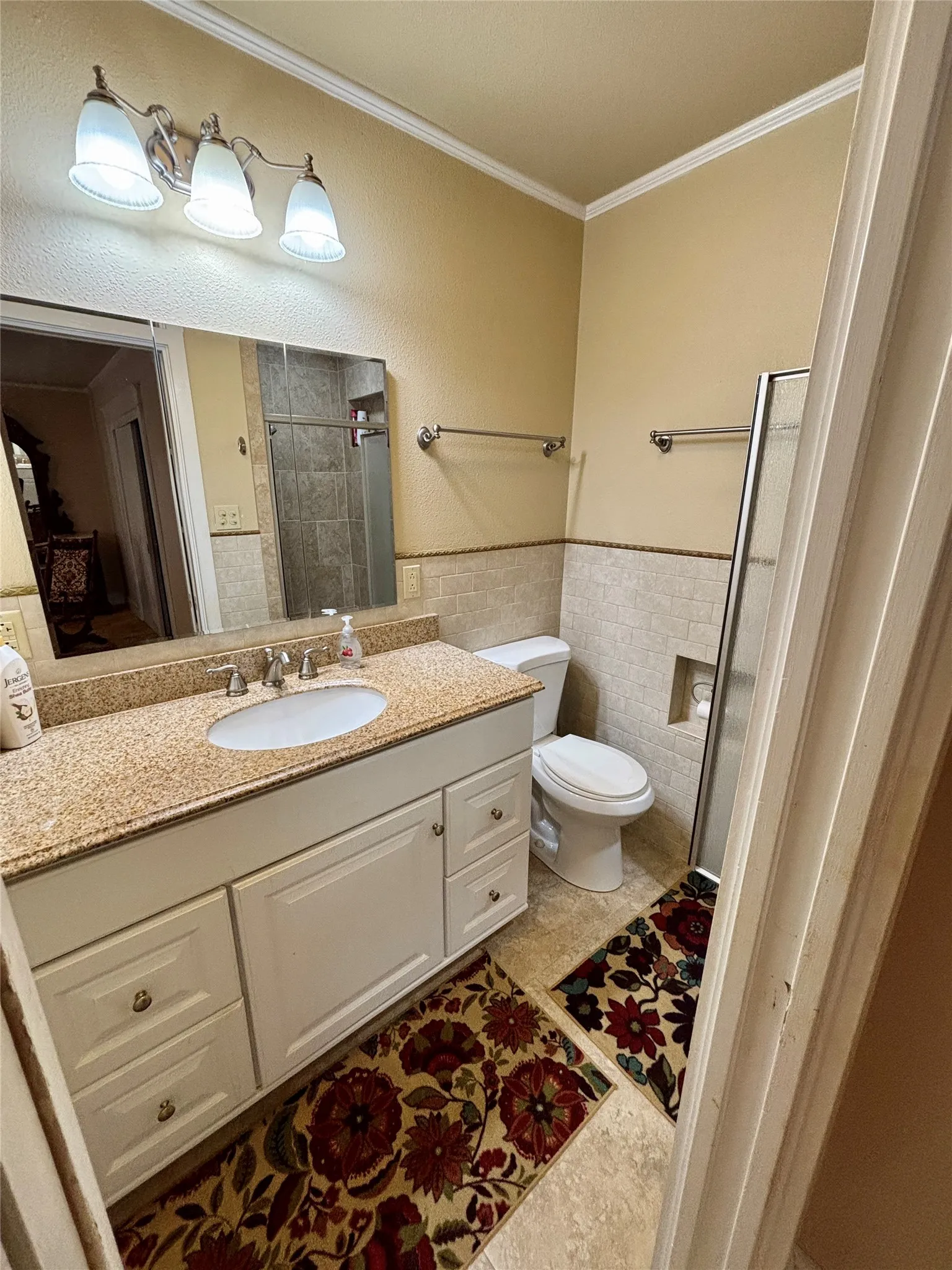 Single Family Residence For Sale in Mills County , 1108 N Reilley Street, Goldthwaite, Texas 76844, 3 Bedroom, 2 Bathroom, 1 Garage spaces, 1,391 Sqft, built in 1938, mls#21364719, Real Estate Agent in Goldthwaite, Homes For Sale in Mills county, Homes For Sale in Goldthwaite, Realtor in Goldthwaite Texas, Real Estate Brokerage Independent Realty Texas, Luminita Cordes Realtor