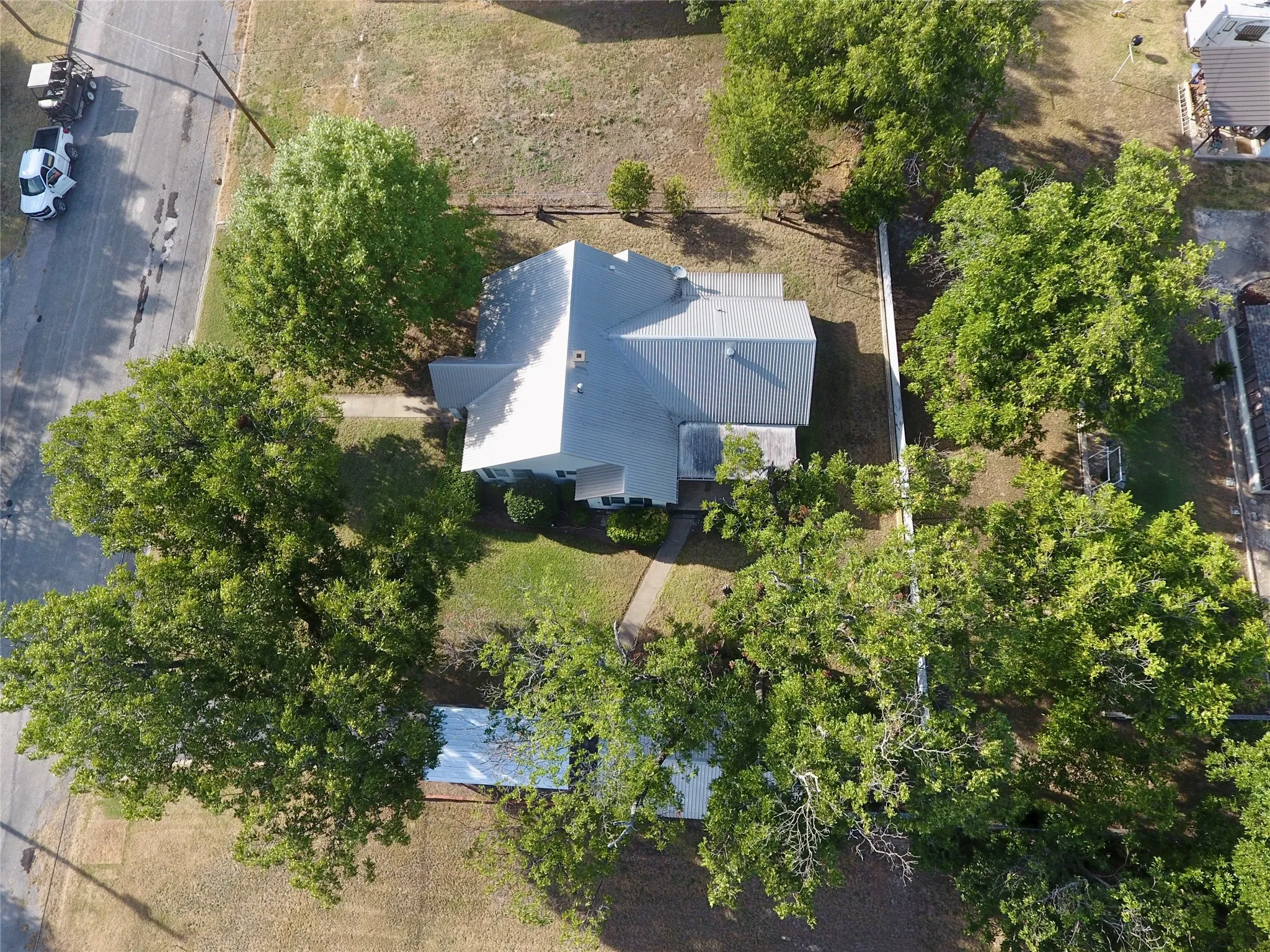 Single Family Residence For Sale in Mills County , 1108 N Reilley Street, Goldthwaite, Texas 76844, 3 Bedroom, 2 Bathroom, 1 Garage spaces, 1,391 Sqft, built in 1938, mls#21364719, Real Estate Agent in Goldthwaite, Homes For Sale in Mills county, Homes For Sale in Goldthwaite, Realtor in Goldthwaite Texas, Real Estate Brokerage Independent Realty Texas, Luminita Cordes Realtor