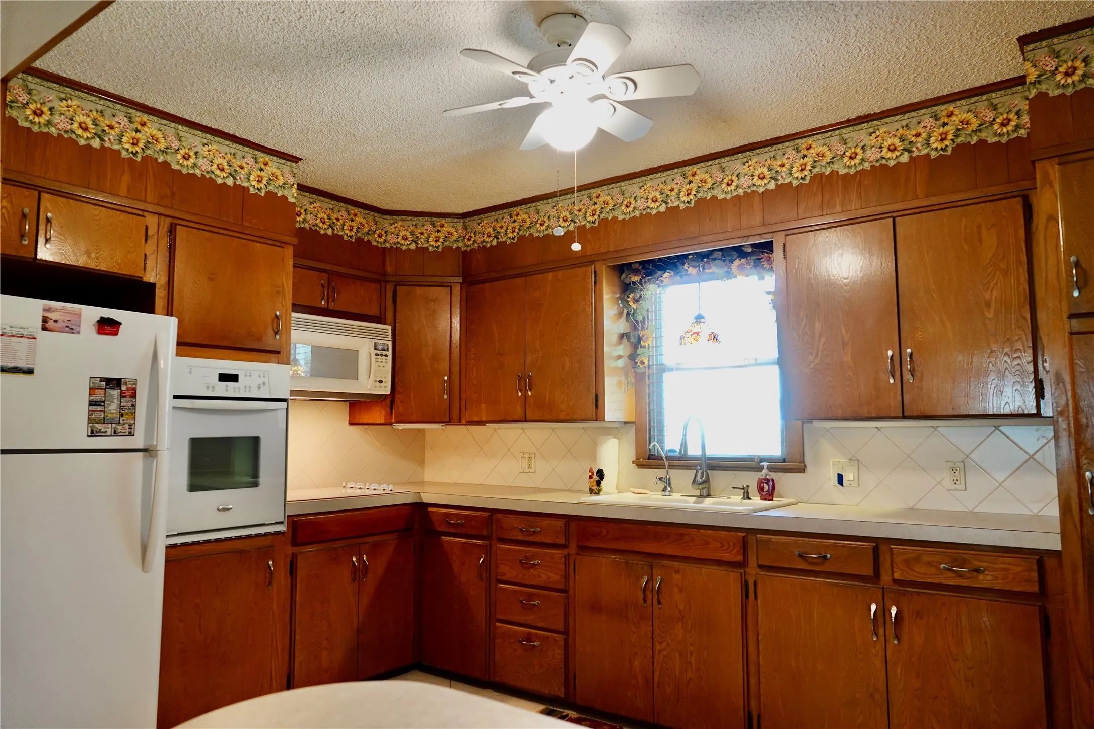 Single Family Residence For Sale in Mills County , 1108 N Reilley Street, Goldthwaite, Texas 76844, 3 Bedroom, 2 Bathroom, 1 Garage spaces, 1,391 Sqft, built in 1938, mls#21364719, Real Estate Agent in Goldthwaite, Homes For Sale in Mills county, Homes For Sale in Goldthwaite, Realtor in Goldthwaite Texas, Real Estate Brokerage Independent Realty Texas, Luminita Cordes Realtor
