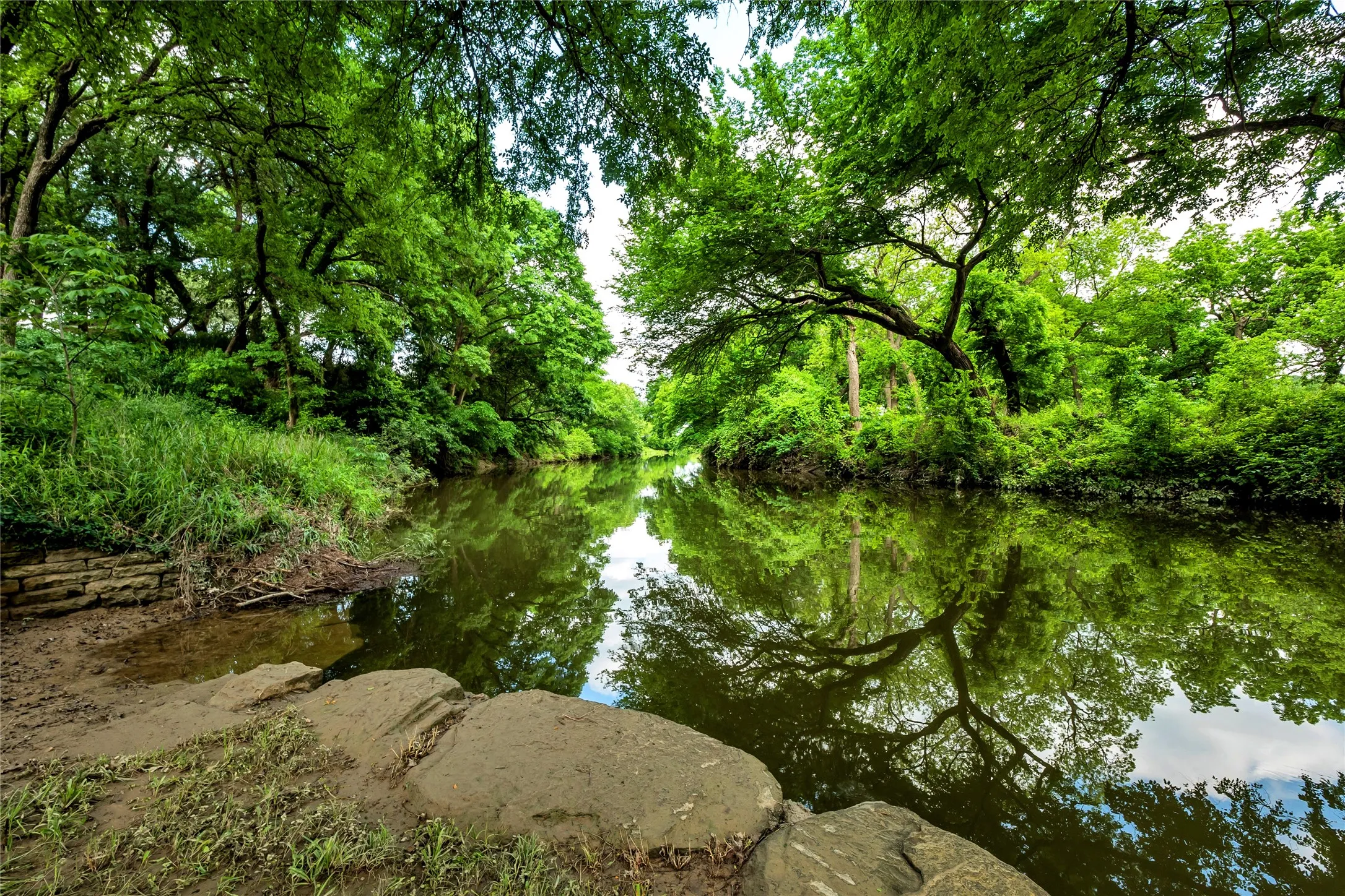 Farm For Sale in Parker County , 200 Legacy Downs Drive, Fort Worth, Texas 76126, 5 Bedroom, 7 Bathroom, 3 Garage spaces, 7,014 Sqft, built in 1973, Price $13,900,000, mls#21259536, Real Estate Agent in Fort Worth, Homes For Sale in Parker county, Homes For Sale in Fort Worth, Realtor in Fort Worth Texas, Real Estate Brokerage Independent Realty Texas, Luminita Cordes Realtor