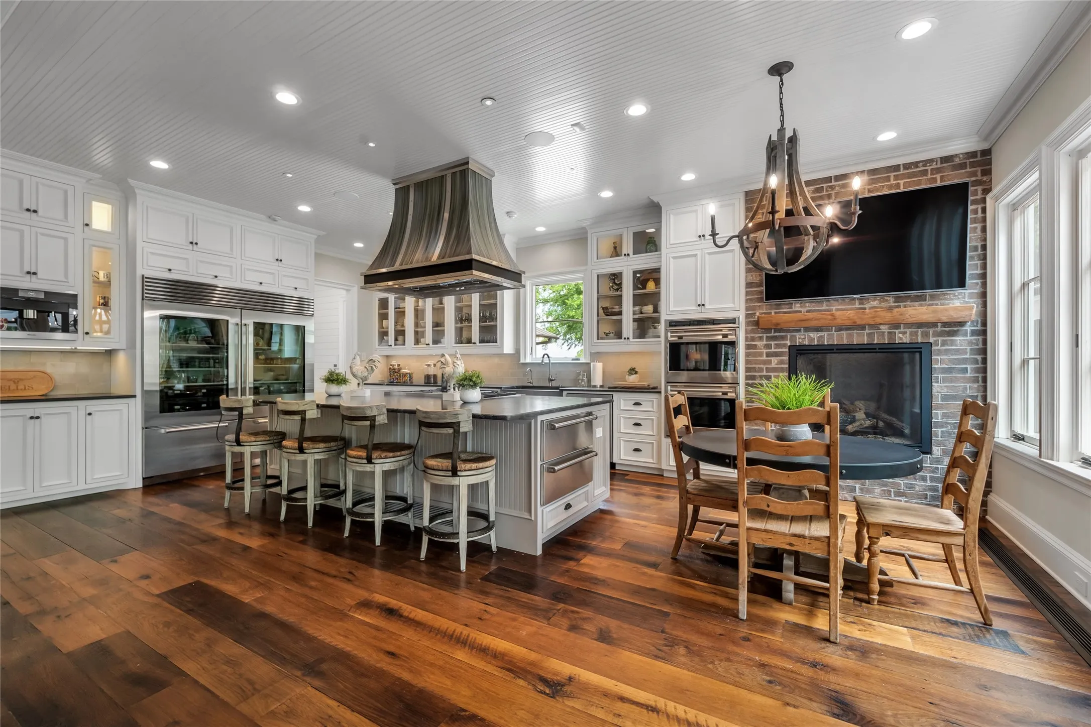 Farm For Sale in Parker County , 200 Legacy Downs Drive, Fort Worth, Texas 76126, 5 Bedroom, 7 Bathroom, 3 Garage spaces, 7,014 Sqft, built in 1973, Price $13,900,000, mls#21259536, Real Estate Agent in Fort Worth, Homes For Sale in Parker county, Homes For Sale in Fort Worth, Realtor in Fort Worth Texas, Real Estate Brokerage Independent Realty Texas, Luminita Cordes Realtor