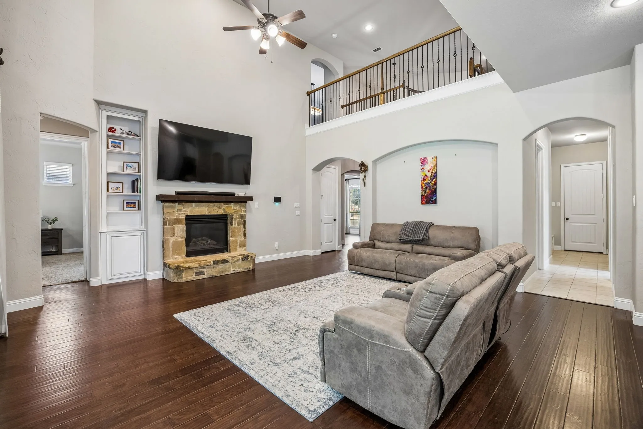 Single Family Residence For Sale in Tarrant County , 403 Clear Creek Drive, Mansfield, Texas 76063, 4 Bedroom, 4 Bathroom, 3 Garage spaces, 3,497 Sqft, built in 2014, mls#21363805, Real Estate Agent in Mansfield, Homes For Sale in Tarrant county, Homes For Sale in Mansfield, Realtor in Mansfield Texas, Real Estate Brokerage Independent Realty Texas, Luminita Cordes Realtor