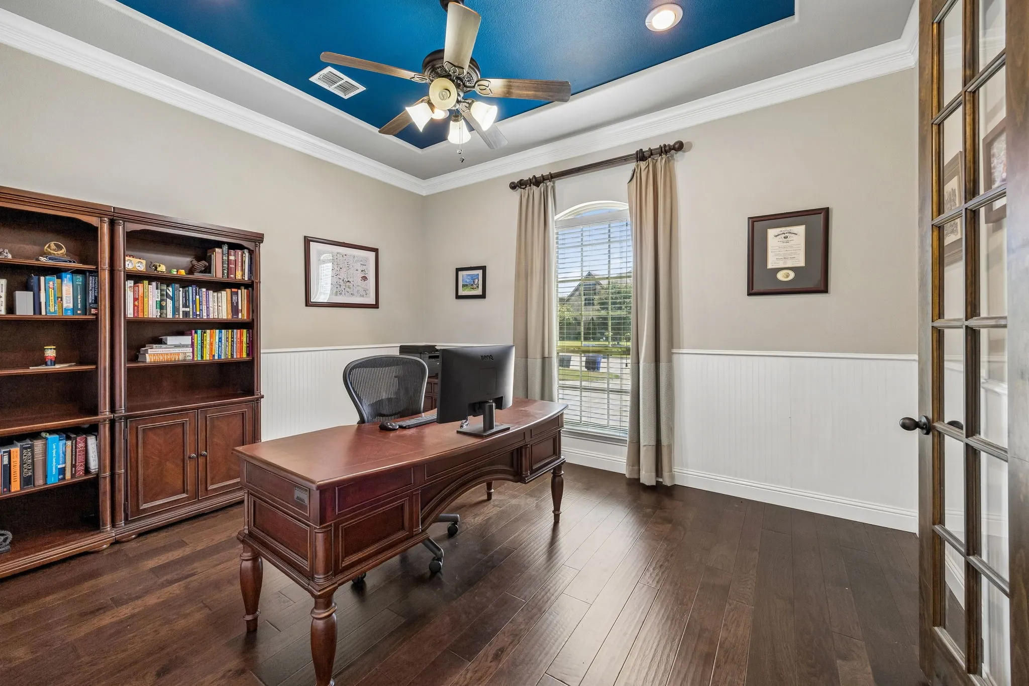 Single Family Residence For Sale in Tarrant County , 403 Clear Creek Drive, Mansfield, Texas 76063, 4 Bedroom, 4 Bathroom, 3 Garage spaces, 3,497 Sqft, built in 2014, mls#21363805, Real Estate Agent in Mansfield, Homes For Sale in Tarrant county, Homes For Sale in Mansfield, Realtor in Mansfield Texas, Real Estate Brokerage Independent Realty Texas, Luminita Cordes Realtor