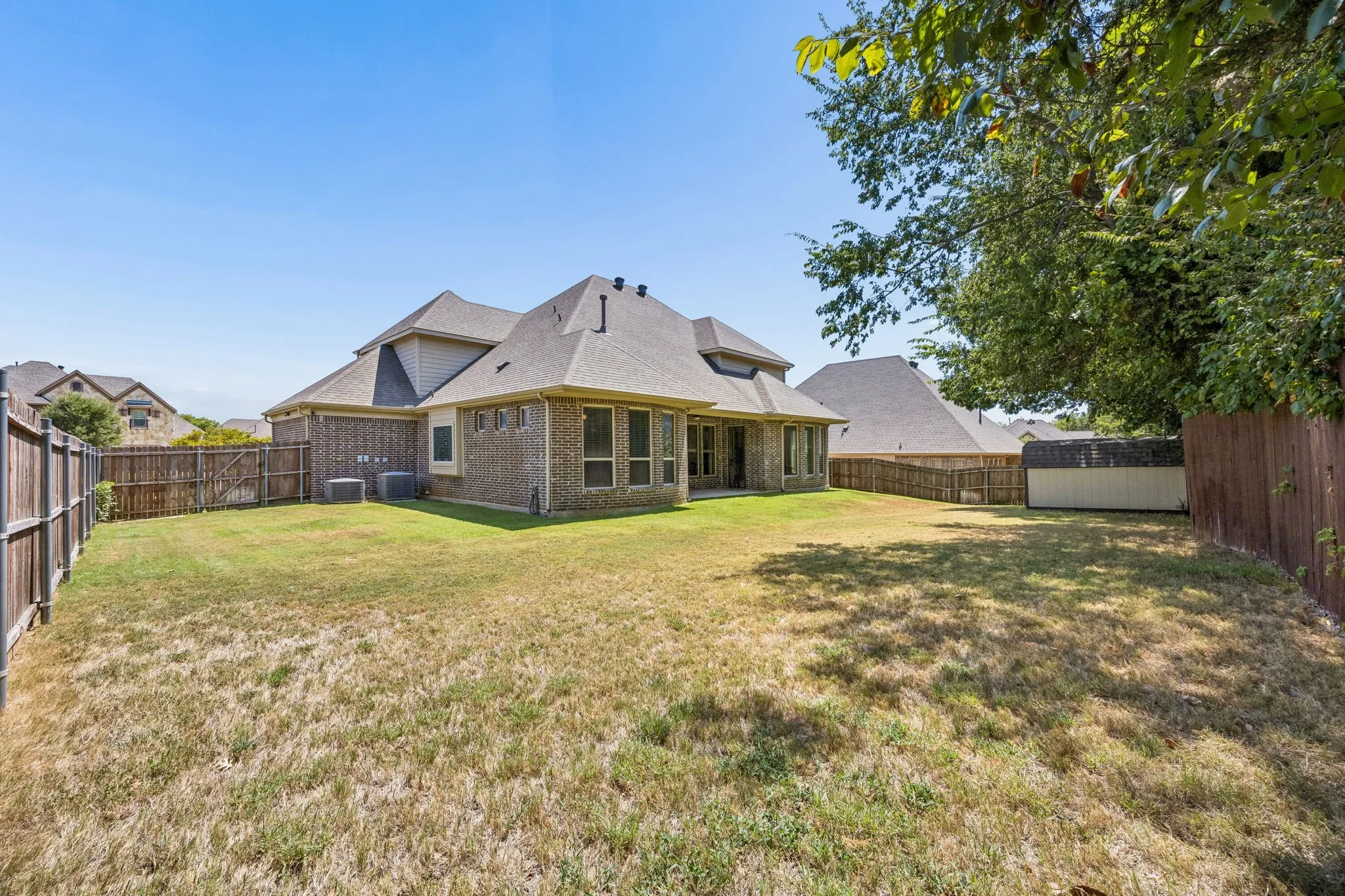 Single Family Residence For Sale in Tarrant County , 403 Clear Creek Drive, Mansfield, Texas 76063, 4 Bedroom, 4 Bathroom, 3 Garage spaces, 3,497 Sqft, built in 2014, mls#21363805, Real Estate Agent in Mansfield, Homes For Sale in Tarrant county, Homes For Sale in Mansfield, Realtor in Mansfield Texas, Real Estate Brokerage Independent Realty Texas, Luminita Cordes Realtor