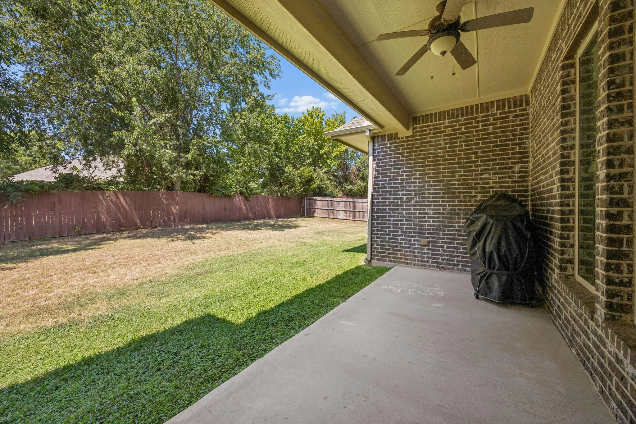 Single Family Residence For Sale in Tarrant County , 403 Clear Creek Drive, Mansfield, Texas 76063, 4 Bedroom, 4 Bathroom, 3 Garage spaces, 3,497 Sqft, built in 2014, mls#21363805, Real Estate Agent in Mansfield, Homes For Sale in Tarrant county, Homes For Sale in Mansfield, Realtor in Mansfield Texas, Real Estate Brokerage Independent Realty Texas, Luminita Cordes Realtor