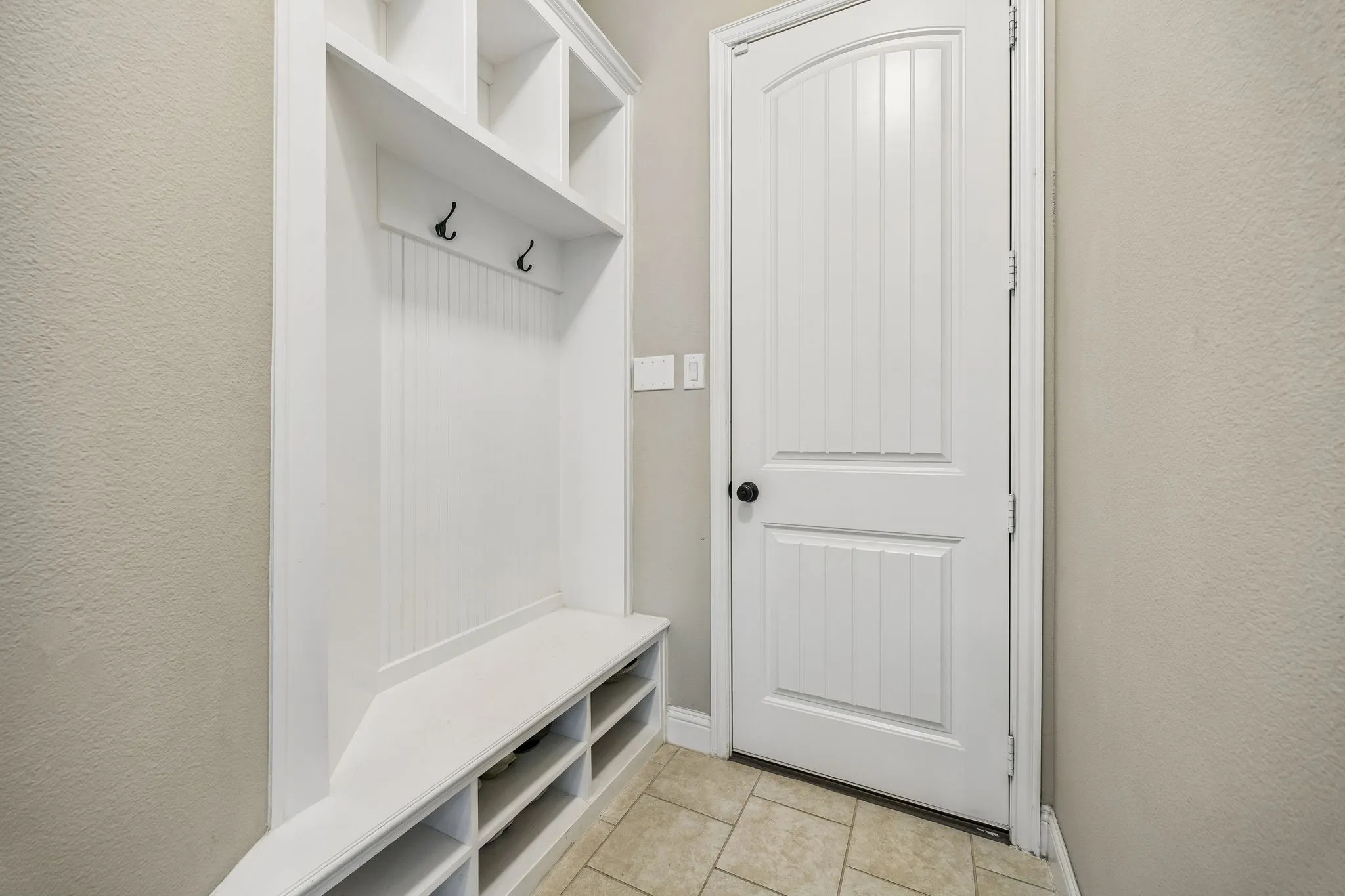 Single Family Residence For Sale in Tarrant County , 403 Clear Creek Drive, Mansfield, Texas 76063, 4 Bedroom, 4 Bathroom, 3 Garage spaces, 3,497 Sqft, built in 2014, mls#21363805, Real Estate Agent in Mansfield, Homes For Sale in Tarrant county, Homes For Sale in Mansfield, Realtor in Mansfield Texas, Real Estate Brokerage Independent Realty Texas, Luminita Cordes Realtor