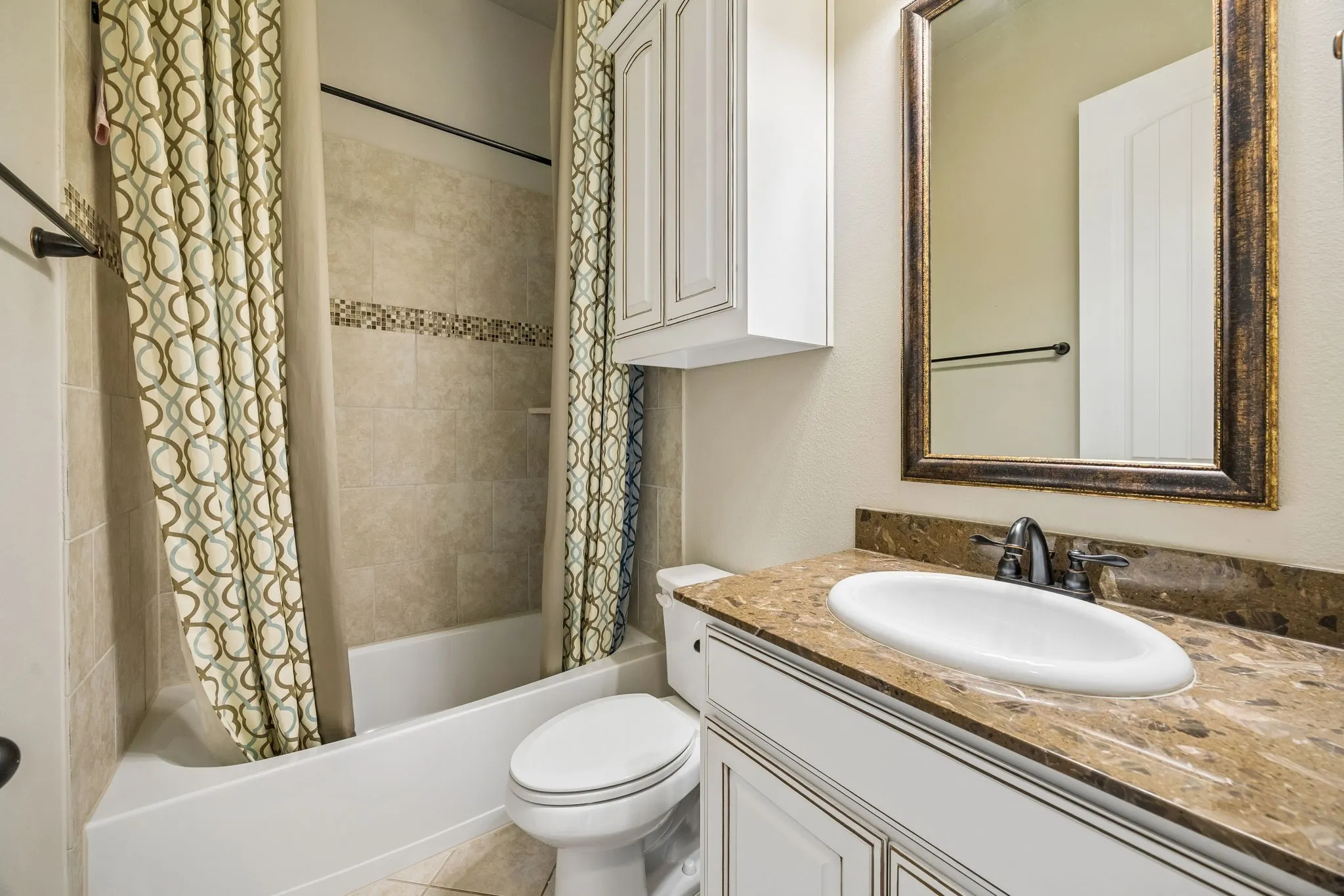 Single Family Residence For Sale in Tarrant County , 403 Clear Creek Drive, Mansfield, Texas 76063, 4 Bedroom, 4 Bathroom, 3 Garage spaces, 3,497 Sqft, built in 2014, mls#21363805, Real Estate Agent in Mansfield, Homes For Sale in Tarrant county, Homes For Sale in Mansfield, Realtor in Mansfield Texas, Real Estate Brokerage Independent Realty Texas, Luminita Cordes Realtor