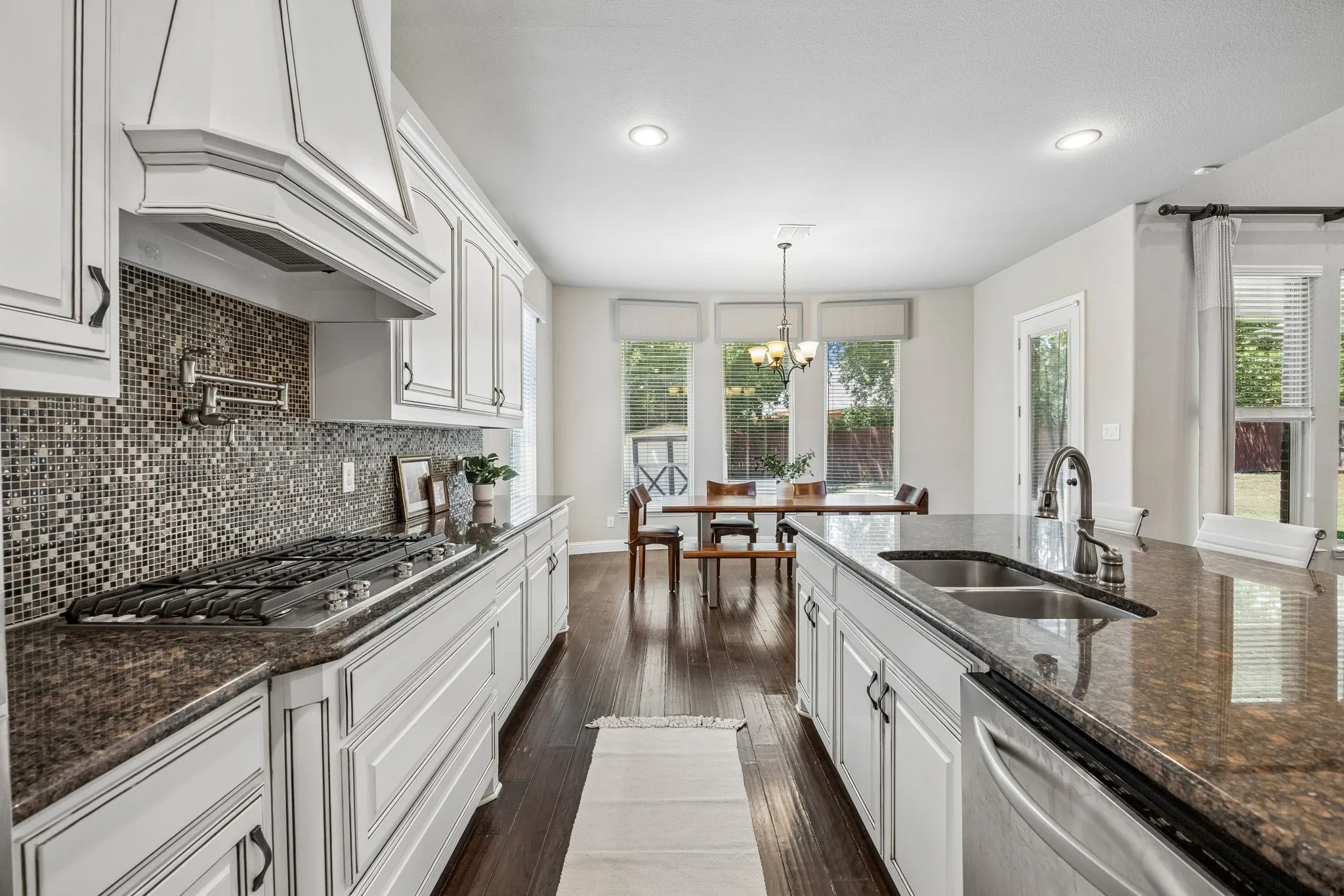 Single Family Residence For Sale in Tarrant County , 403 Clear Creek Drive, Mansfield, Texas 76063, 4 Bedroom, 4 Bathroom, 3 Garage spaces, 3,497 Sqft, built in 2014, mls#21363805, Real Estate Agent in Mansfield, Homes For Sale in Tarrant county, Homes For Sale in Mansfield, Realtor in Mansfield Texas, Real Estate Brokerage Independent Realty Texas, Luminita Cordes Realtor