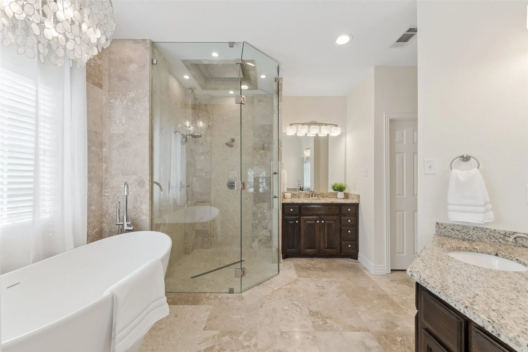 Single Family Residence For Sale in Tarrant County , 1825 Spinnaker Lane, Azle, Texas 76020, 4 Bedroom, 4 Bathroom, 3 Garage spaces, 3,751 Sqft, built in 2005, mls#21361791, Real Estate Agent in Azle, Homes For Sale in Tarrant county, Homes For Sale in Azle, Realtor in Azle Texas, Real Estate Brokerage Independent Realty Texas, Luminita Cordes Realtor