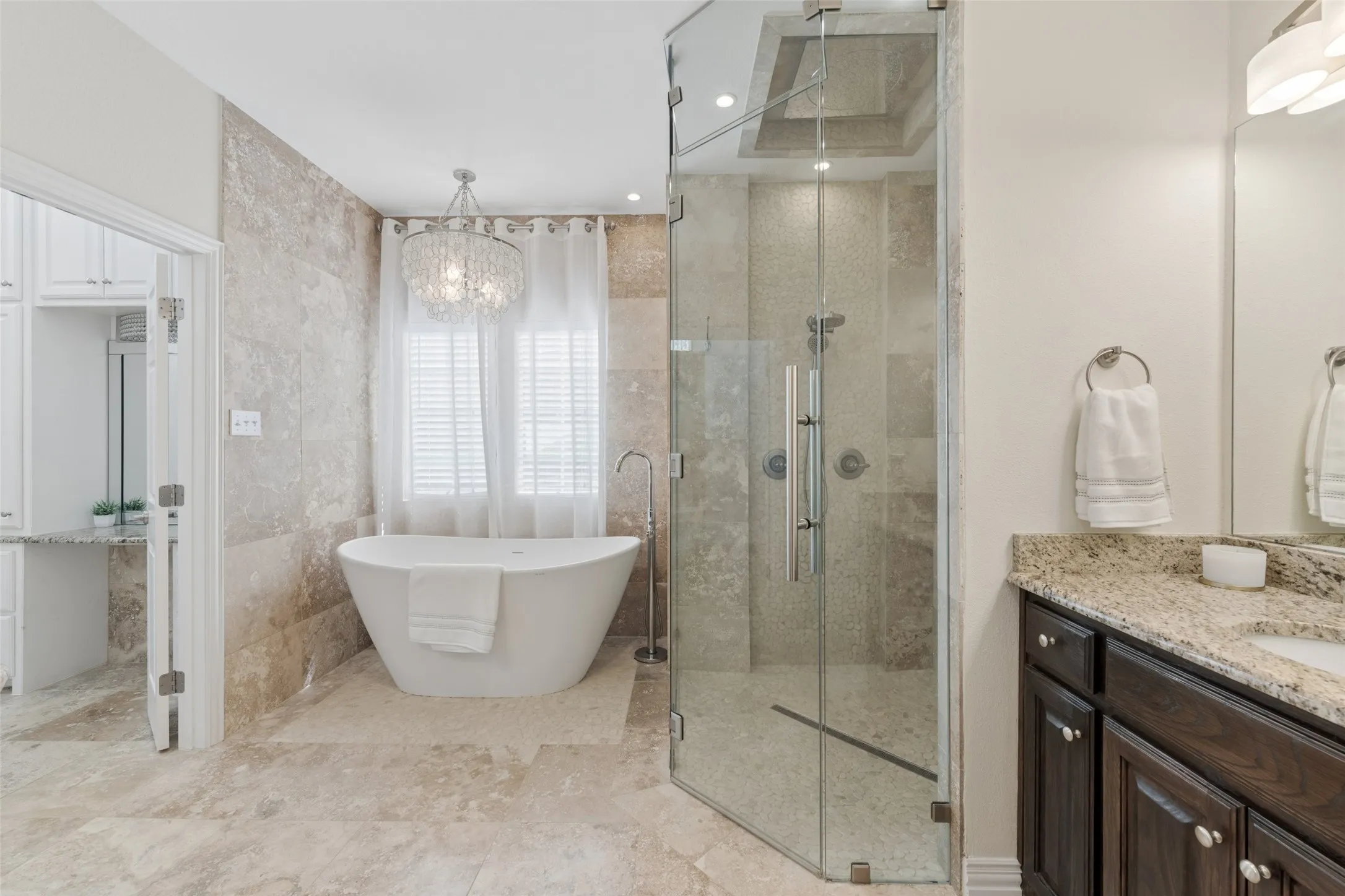 Single Family Residence For Sale in Tarrant County , 1825 Spinnaker Lane, Azle, Texas 76020, 4 Bedroom, 4 Bathroom, 3 Garage spaces, 3,751 Sqft, built in 2005, mls#21361791, Real Estate Agent in Azle, Homes For Sale in Tarrant county, Homes For Sale in Azle, Realtor in Azle Texas, Real Estate Brokerage Independent Realty Texas, Luminita Cordes Realtor