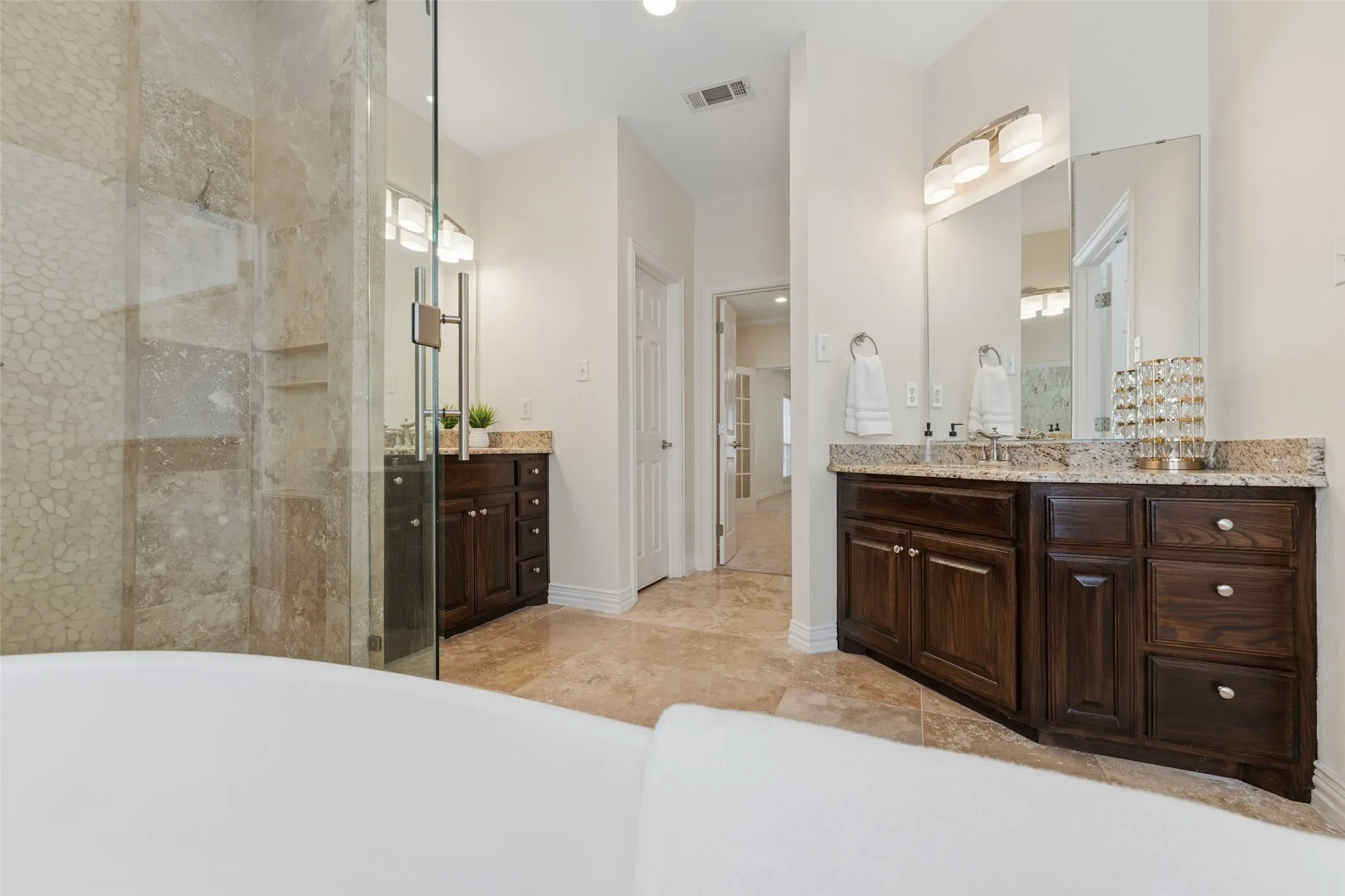 Single Family Residence For Sale in Tarrant County , 1825 Spinnaker Lane, Azle, Texas 76020, 4 Bedroom, 4 Bathroom, 3 Garage spaces, 3,751 Sqft, built in 2005, mls#21361791, Real Estate Agent in Azle, Homes For Sale in Tarrant county, Homes For Sale in Azle, Realtor in Azle Texas, Real Estate Brokerage Independent Realty Texas, Luminita Cordes Realtor